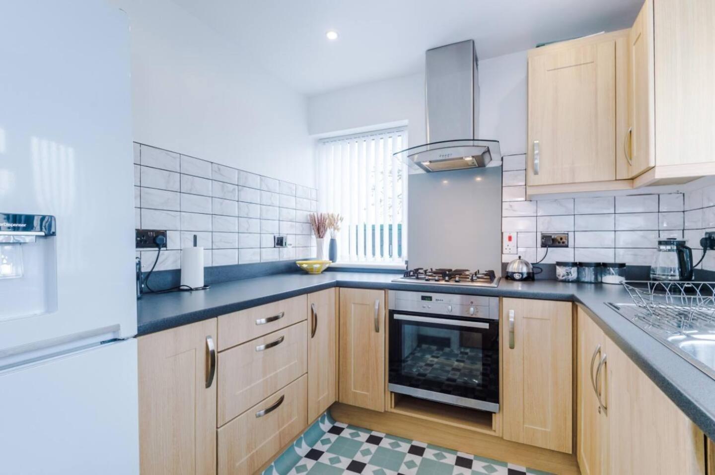 Hideaway Cozy 3br With Free Parking
