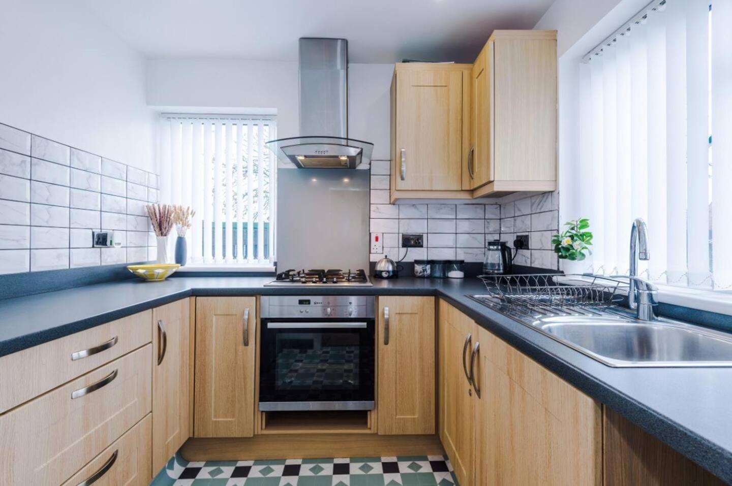 Hideaway Cozy 3br With Free Parking Manchester