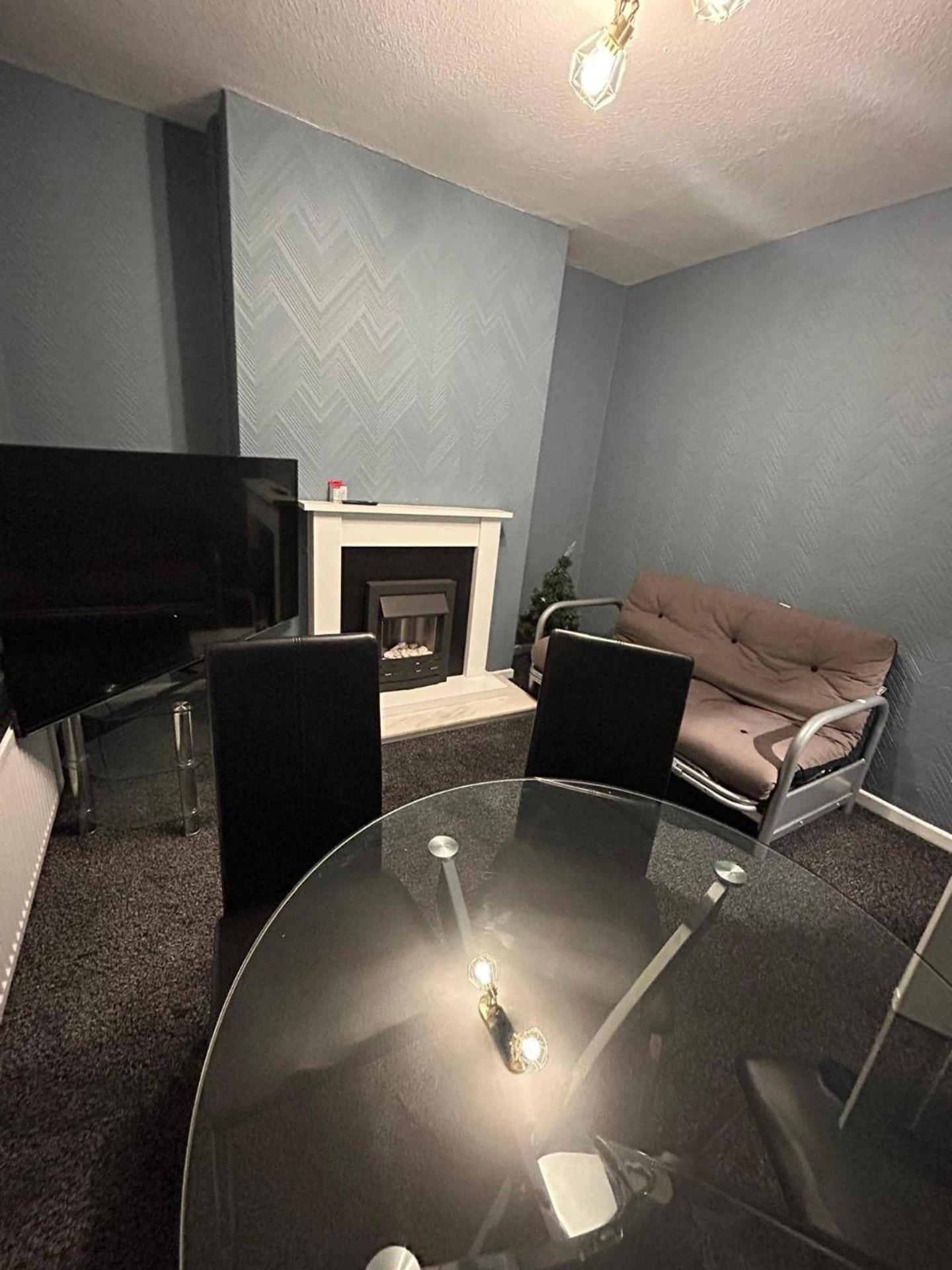 Vakantiehuis Housesleeps9-fireplace-garden-bbq-tv