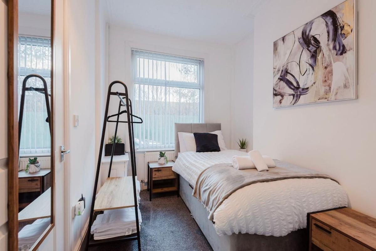 Free Parking, Late Check Out Coop Live Etihad Stadium 3-Bed House Manchester