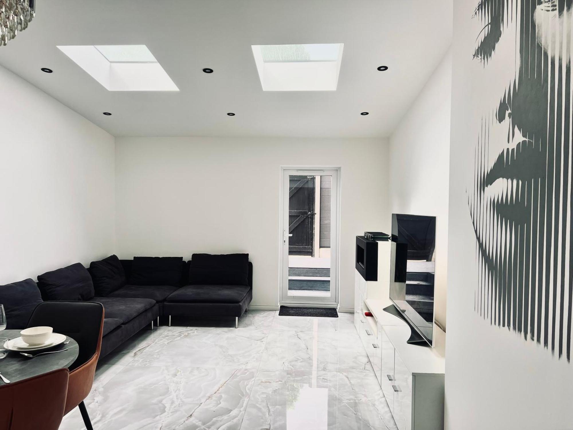 Urban Nest 5 *