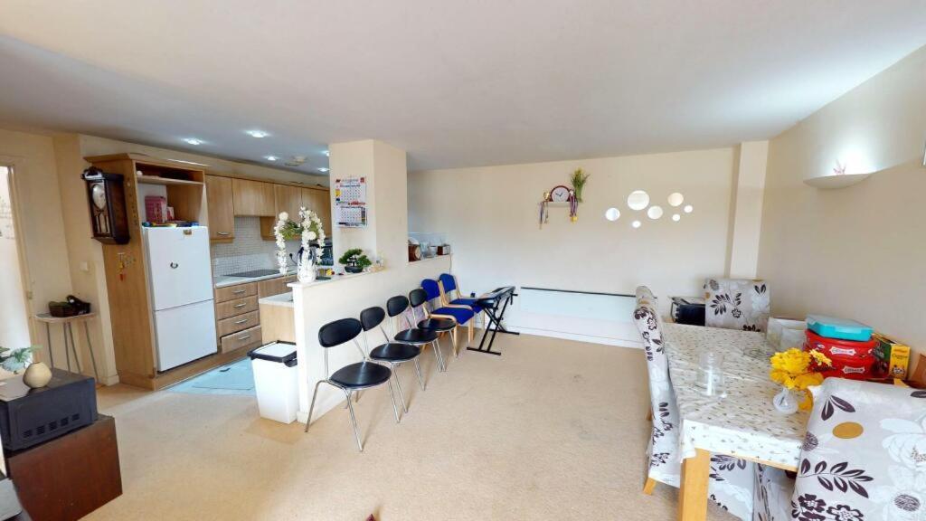 Apartment 190 Stockport Road *