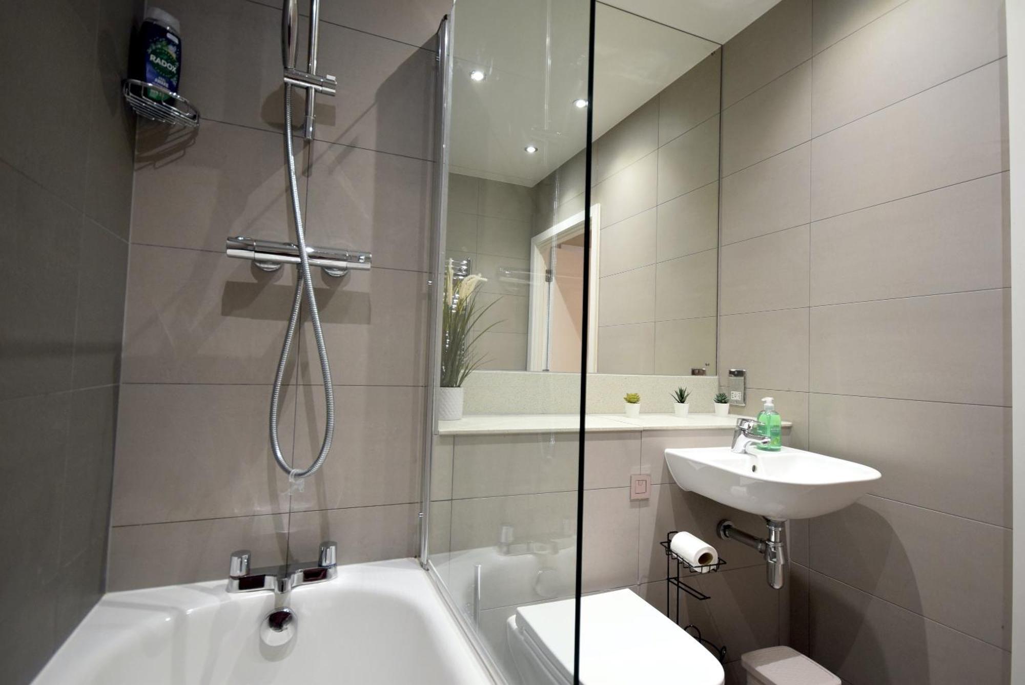 Life Top-floor 2-bed 1-bath In Ancoats Manchester