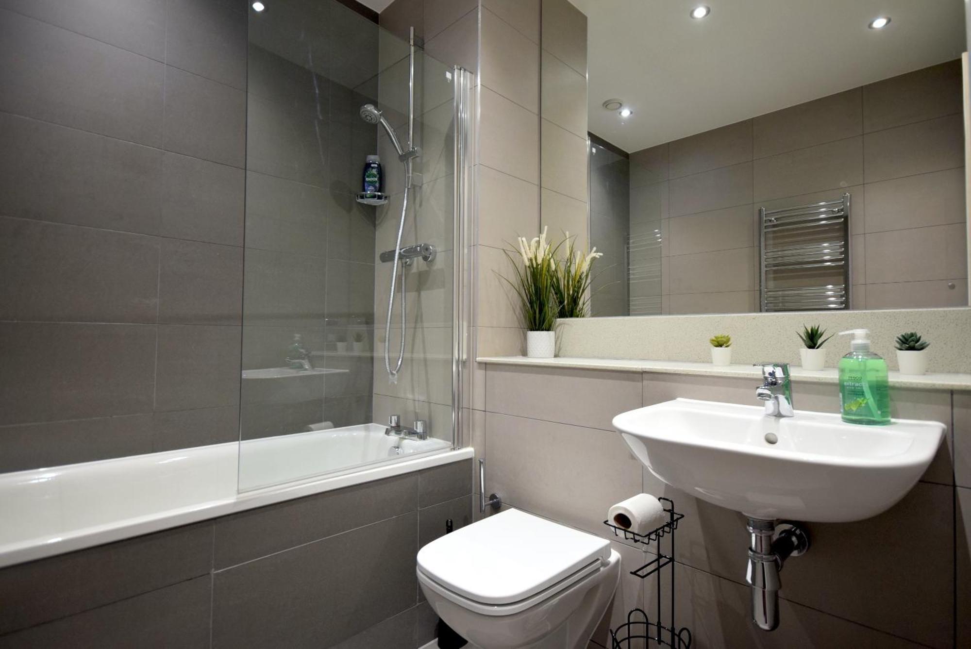 Life Top-floor 2-bed 1-bath In Ancoats