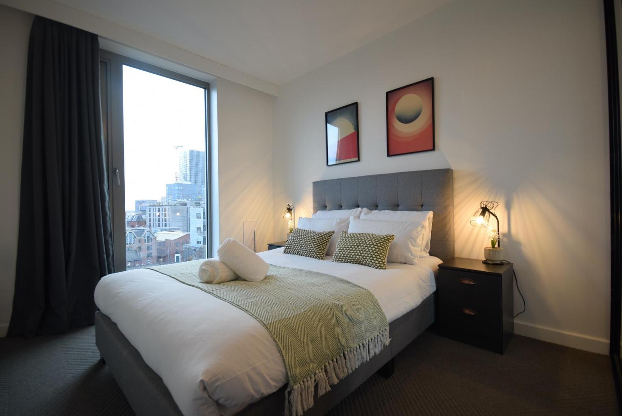 Life - 2-bed 1-bath Top-floor In New Cross *