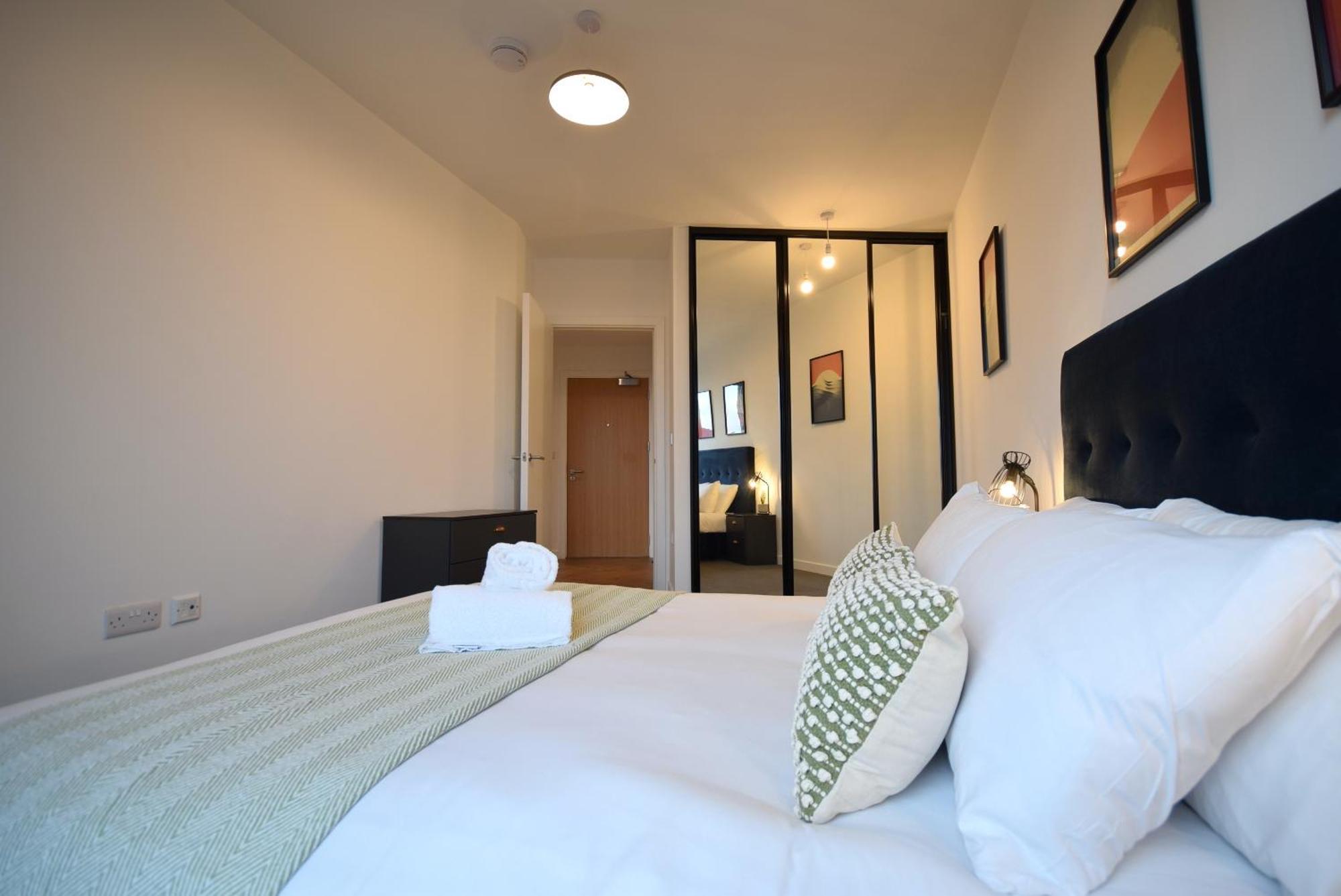Life - 2-bed 1-bath Top-floor In New Cross Apartment Manchester