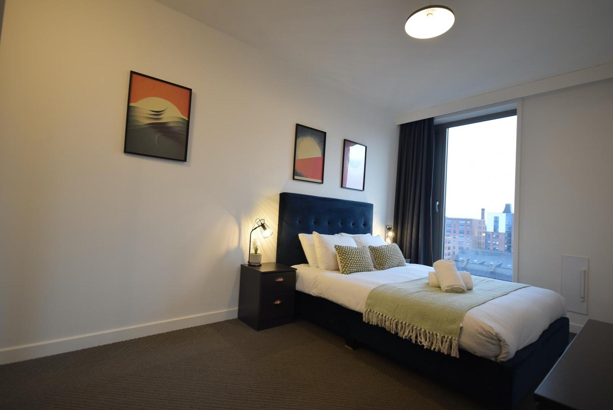 Life - 2-bed 1-bath Top-floor In New Cross *