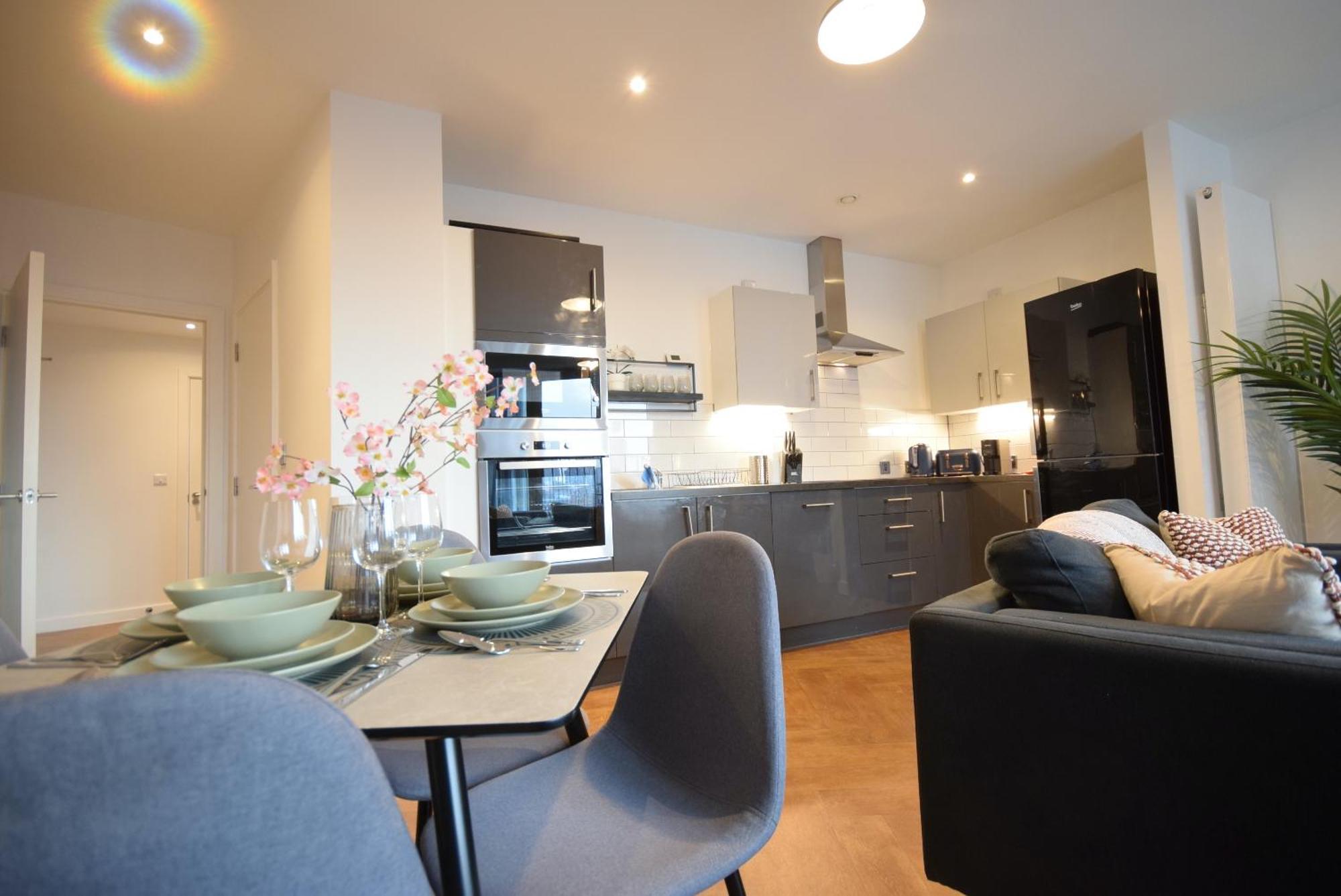 Life - 2-bed 1-bath Top-floor In New Cross Apartment
