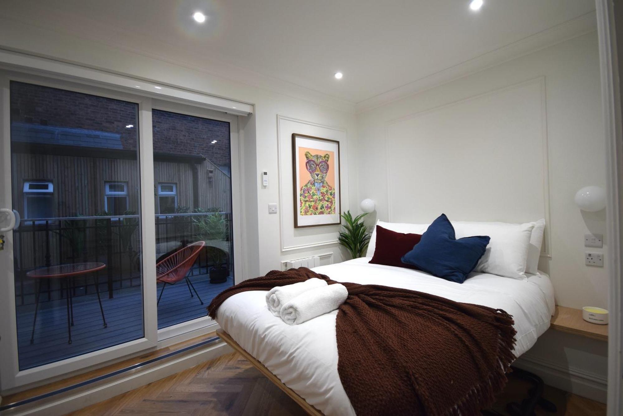 Cityescape - 1br Sofa Bed Balcony Window Shower Apartment Manchester