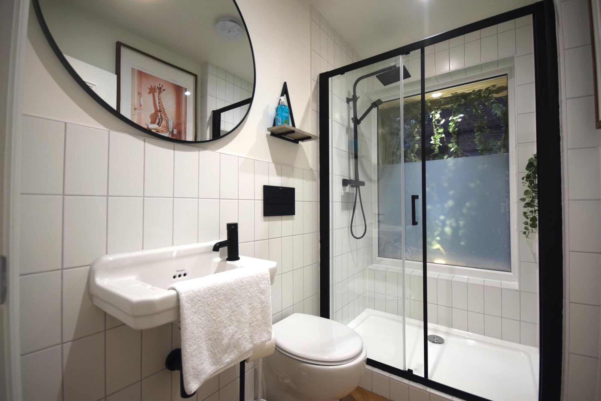 Cityescape - 1br Sofa Bed Balcony Window Shower Apartment Manchester