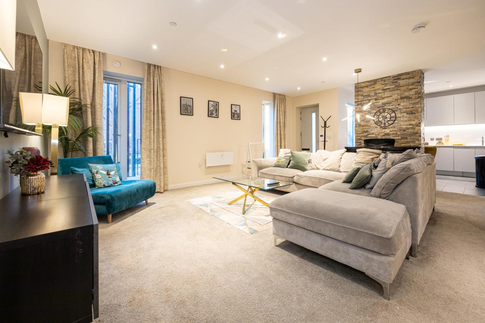 Holiday home Luxury 3-bed Townhouse Sleeps 6 Free Parking Manchester