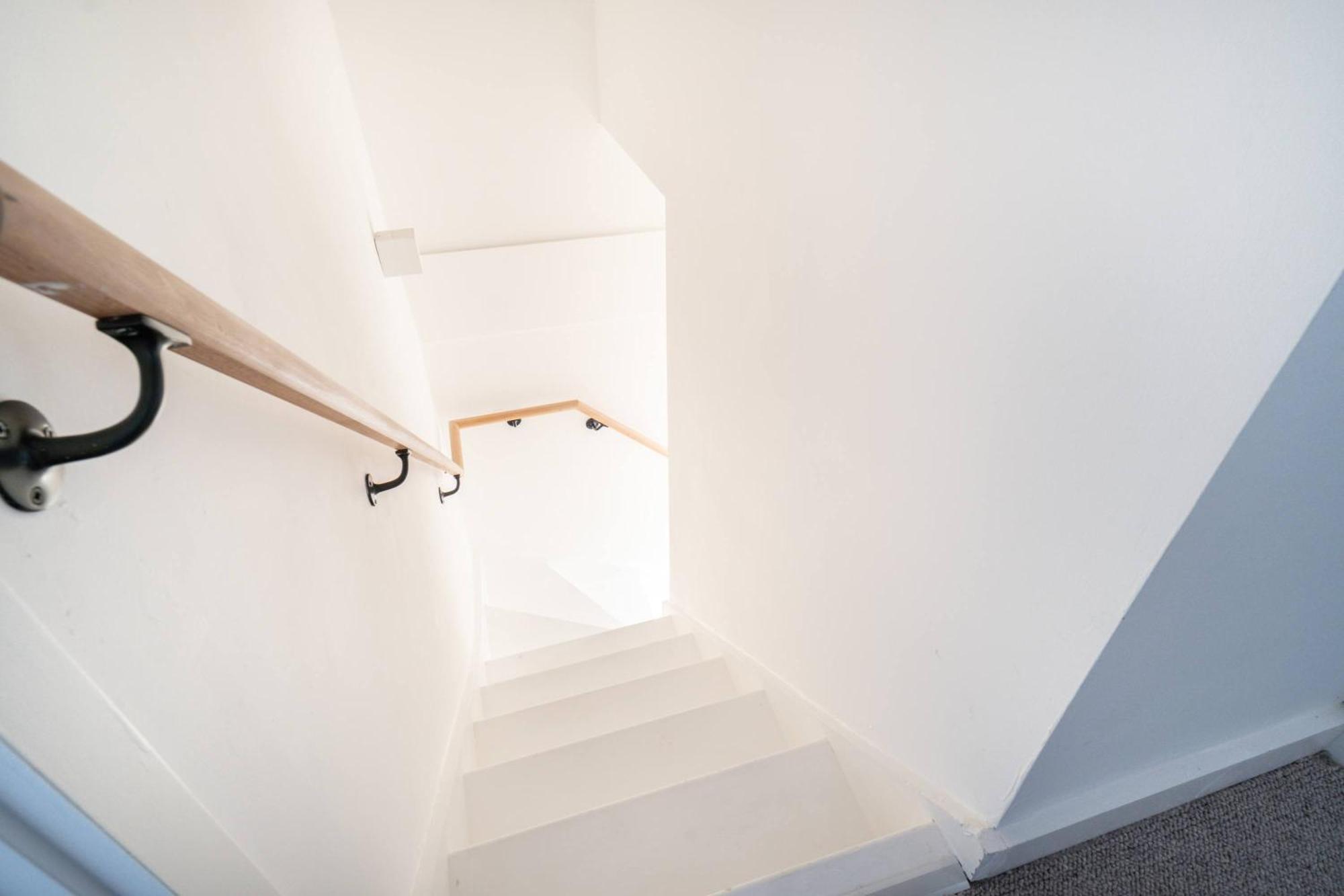 Stylish & Contemporary 2 Bed Flat In