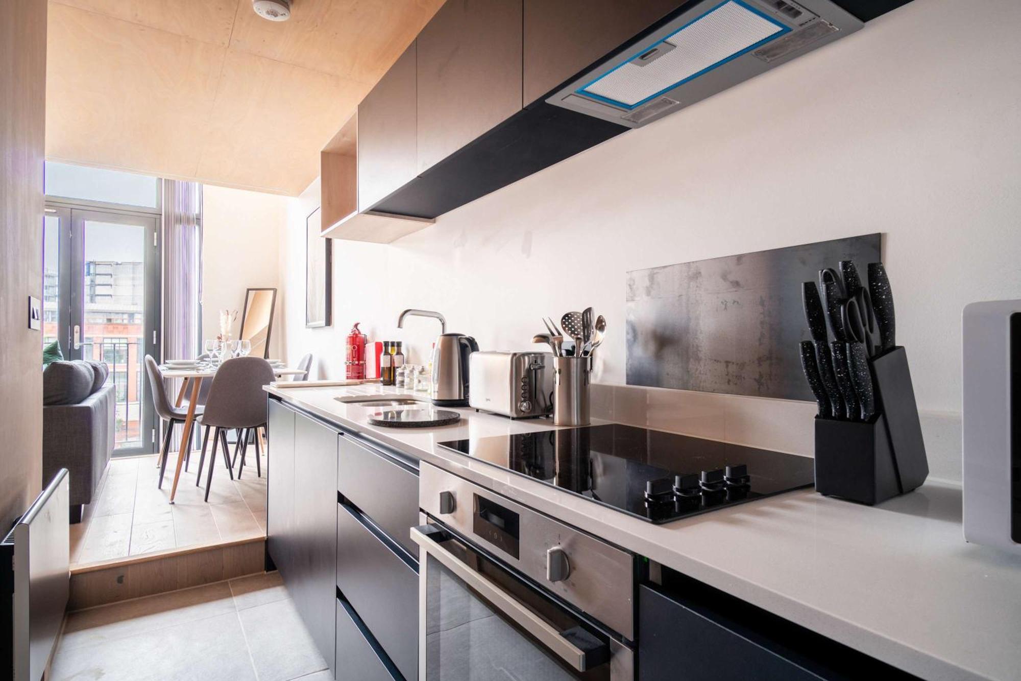 Stylish & Contemporary 2 Bed Flat In