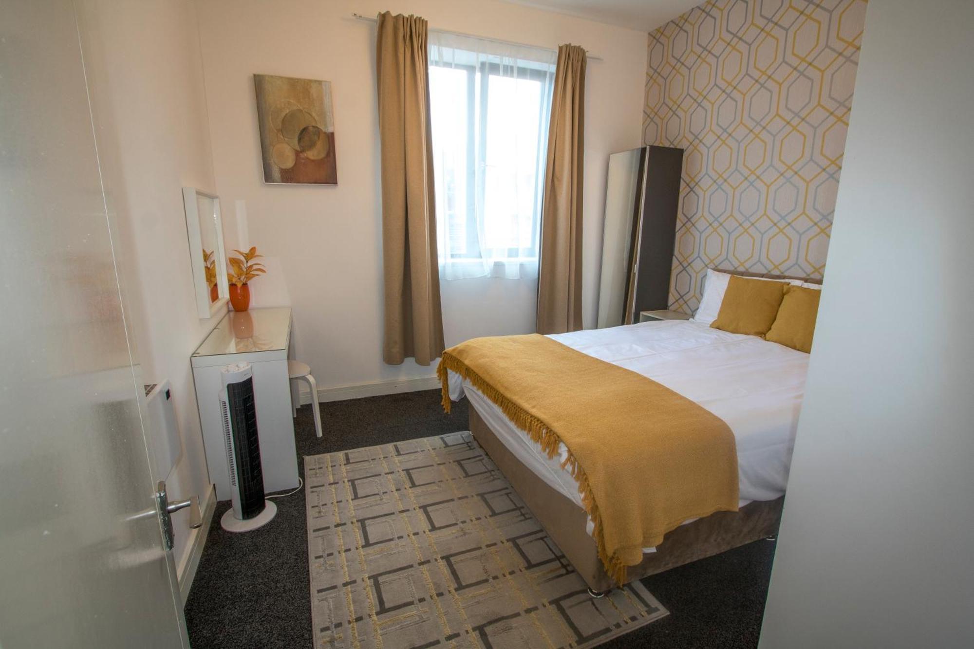 Ideal For Groups - Lovely 2 Bedroom - Free Parking, Transit Links, Close To Stadiums Manchester