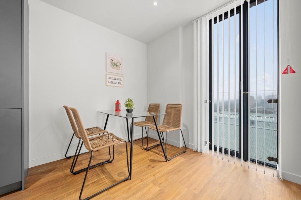 Apartment Modern Highrise Luxury Manchester