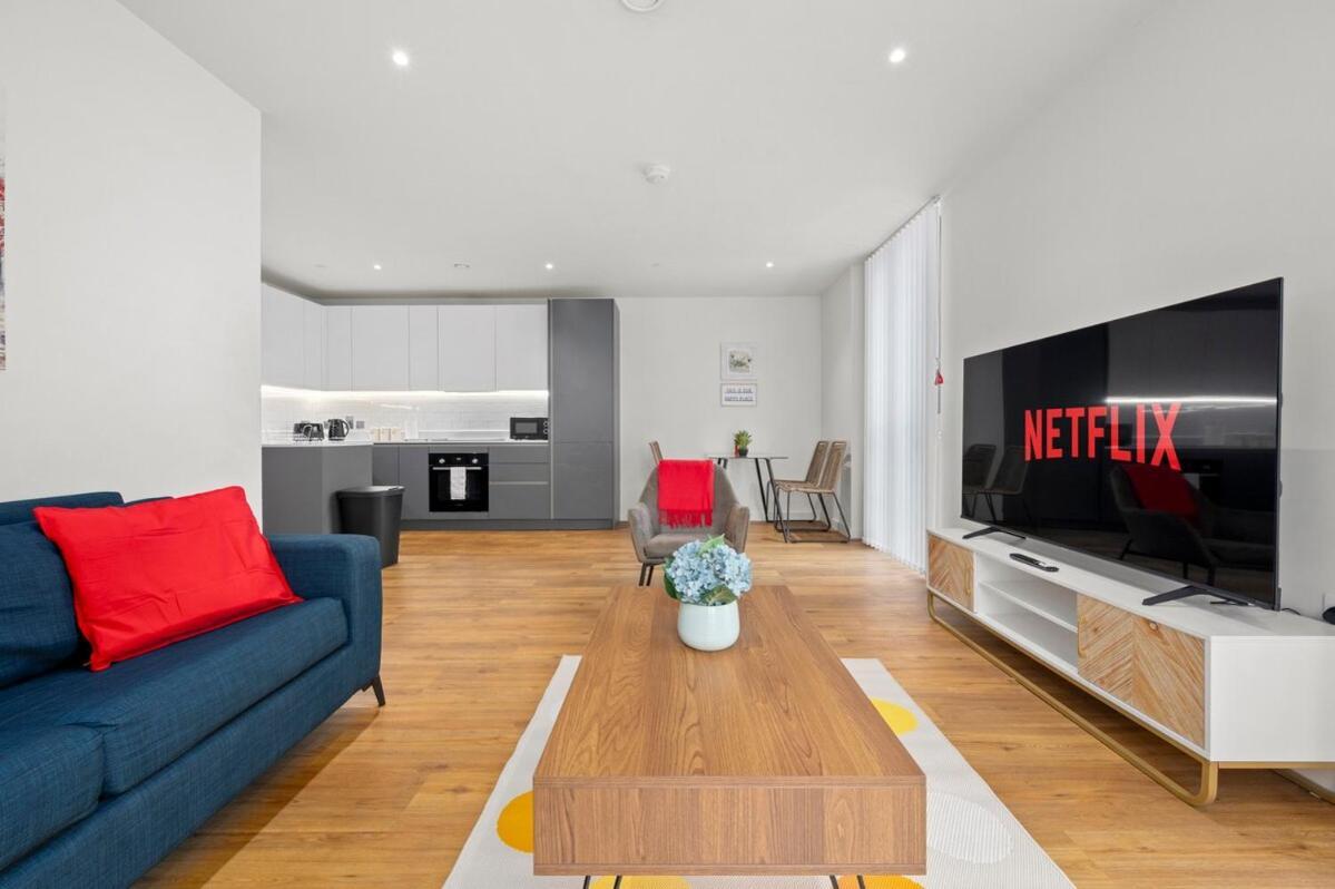 Apartment Modern Highrise Luxury *
