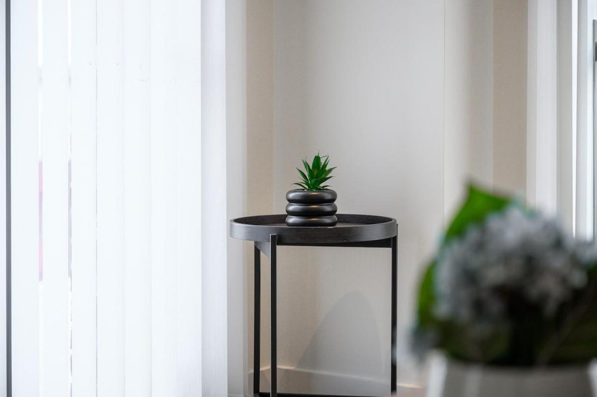 Modern Highrise Luxury Apartment