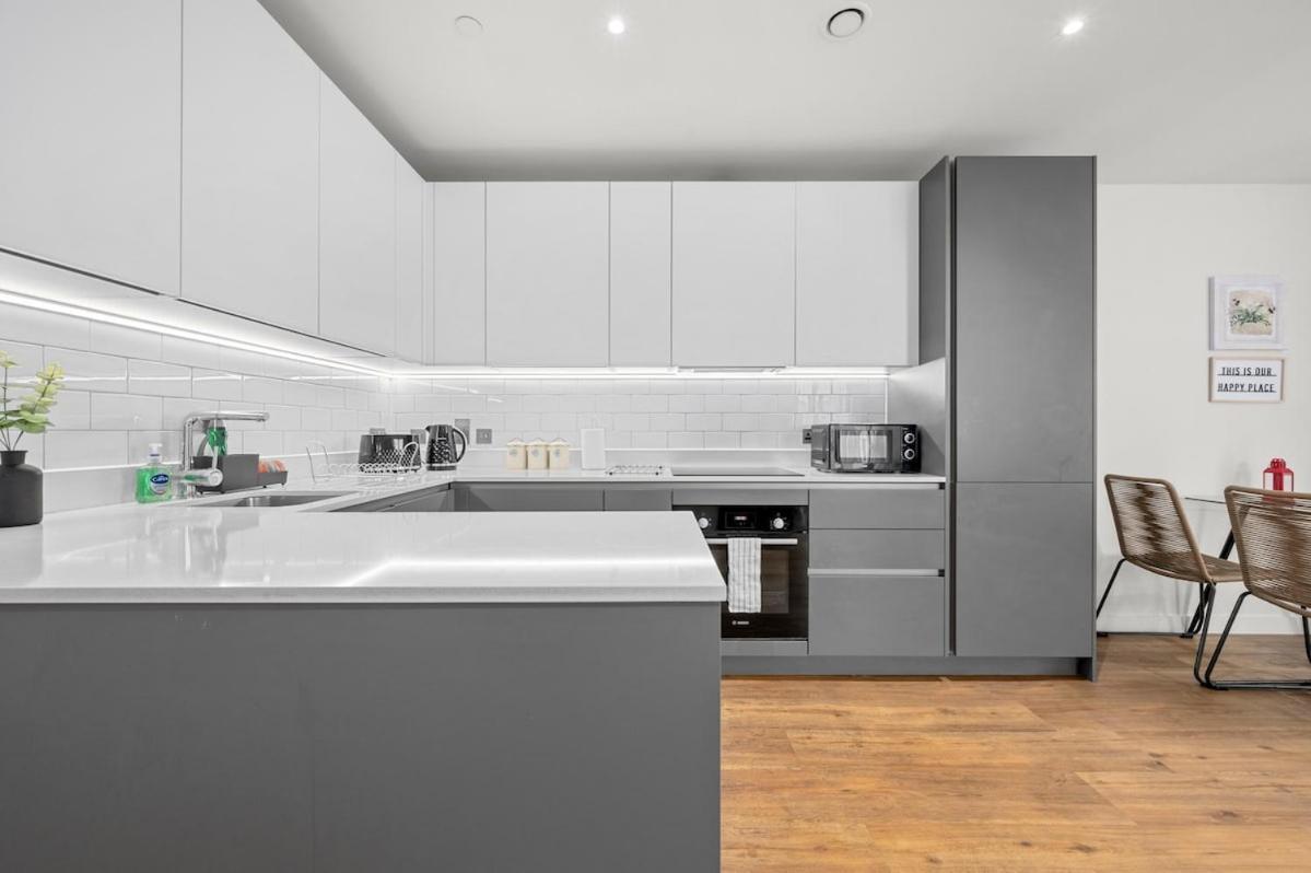 Modern Highrise Luxury *
