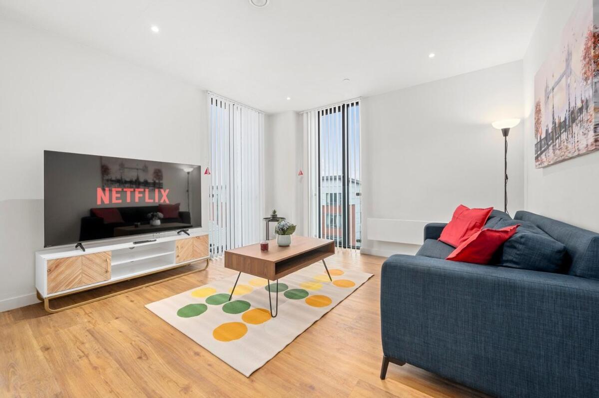 Modern Highrise Luxury Apartment