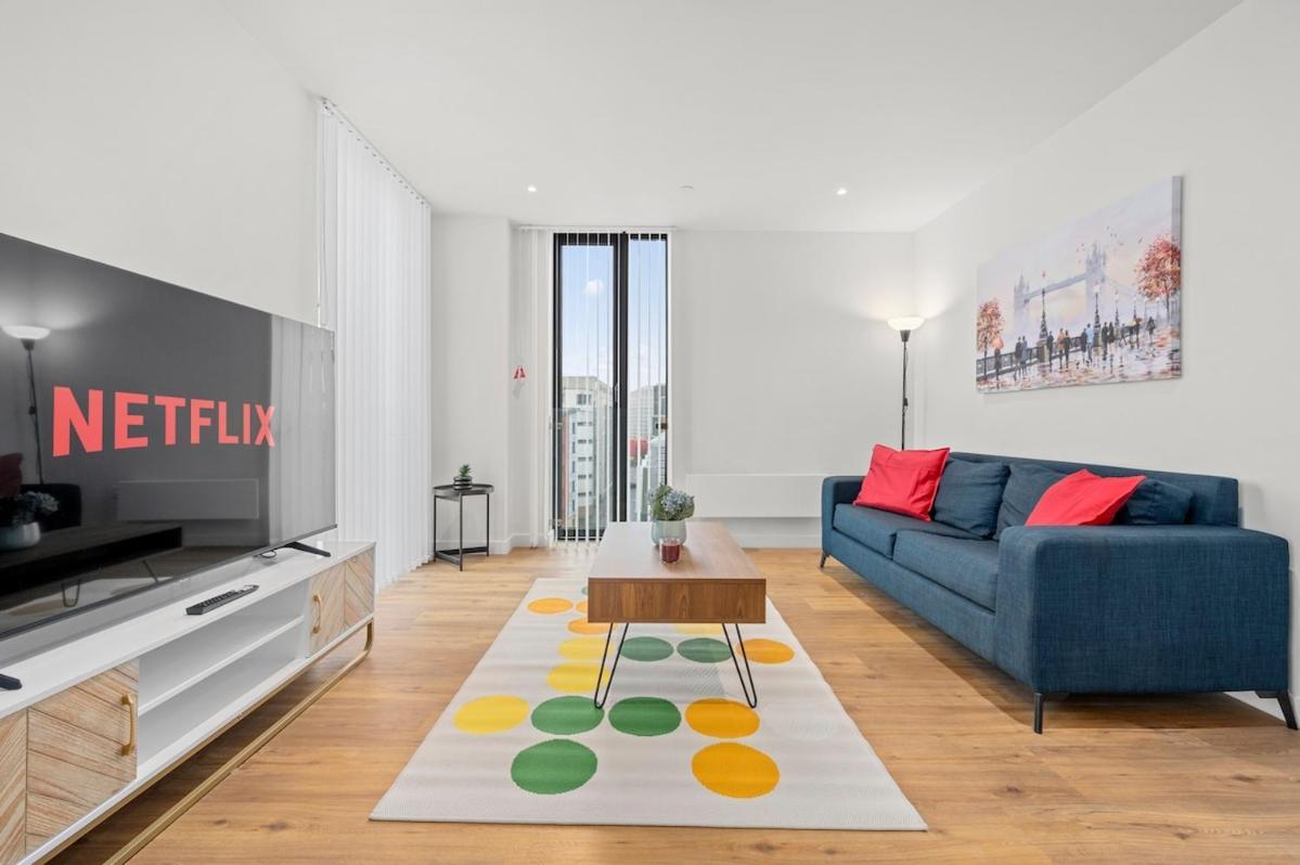 Modern Highrise Luxury Apartment