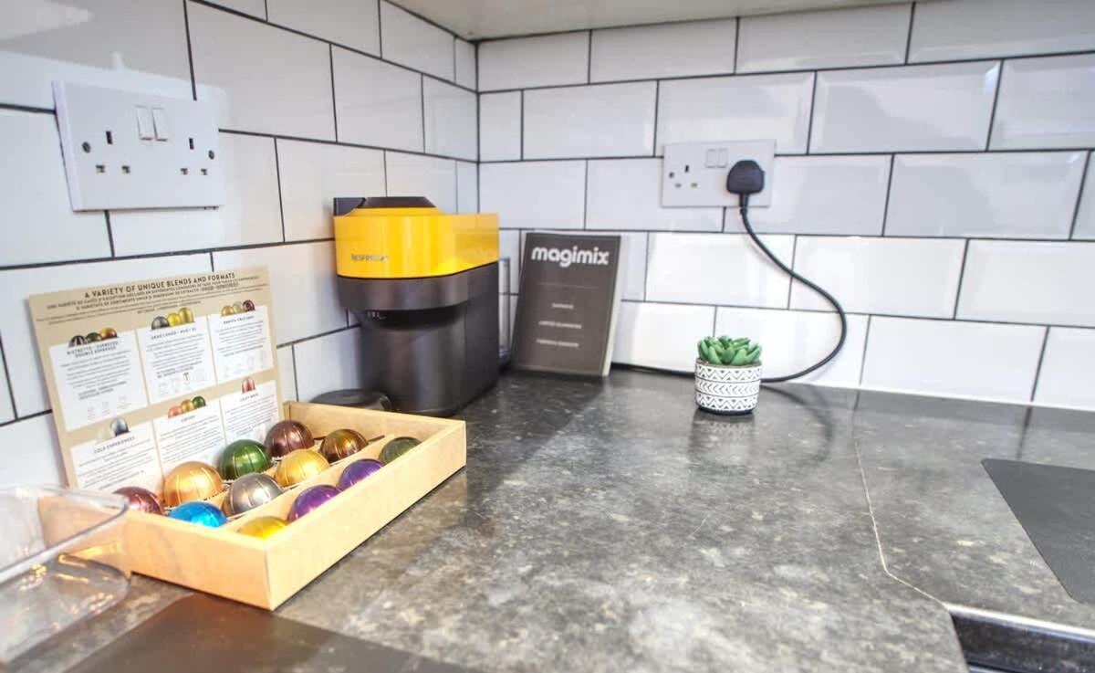 Holiday home Sleeps 18 Lovely Mcr By Superhost *