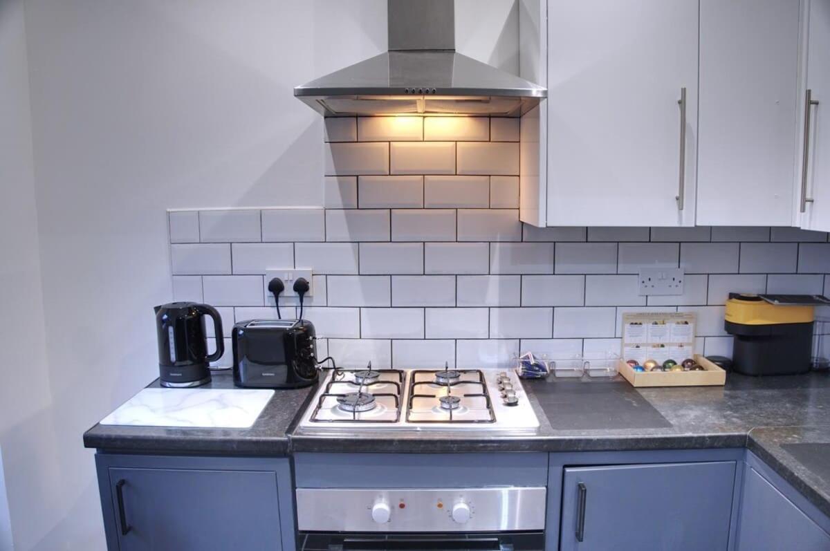 Sleeps 18 Lovely Mcr By Superhost Holiday home Manchester