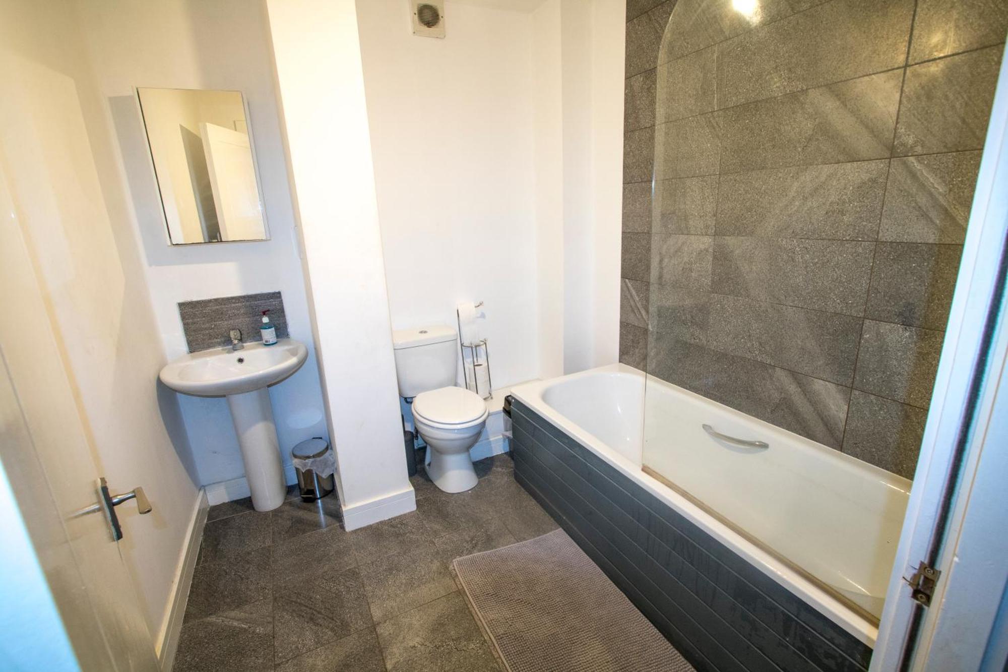 Apartment Spacious 2br Flat Stadium Links