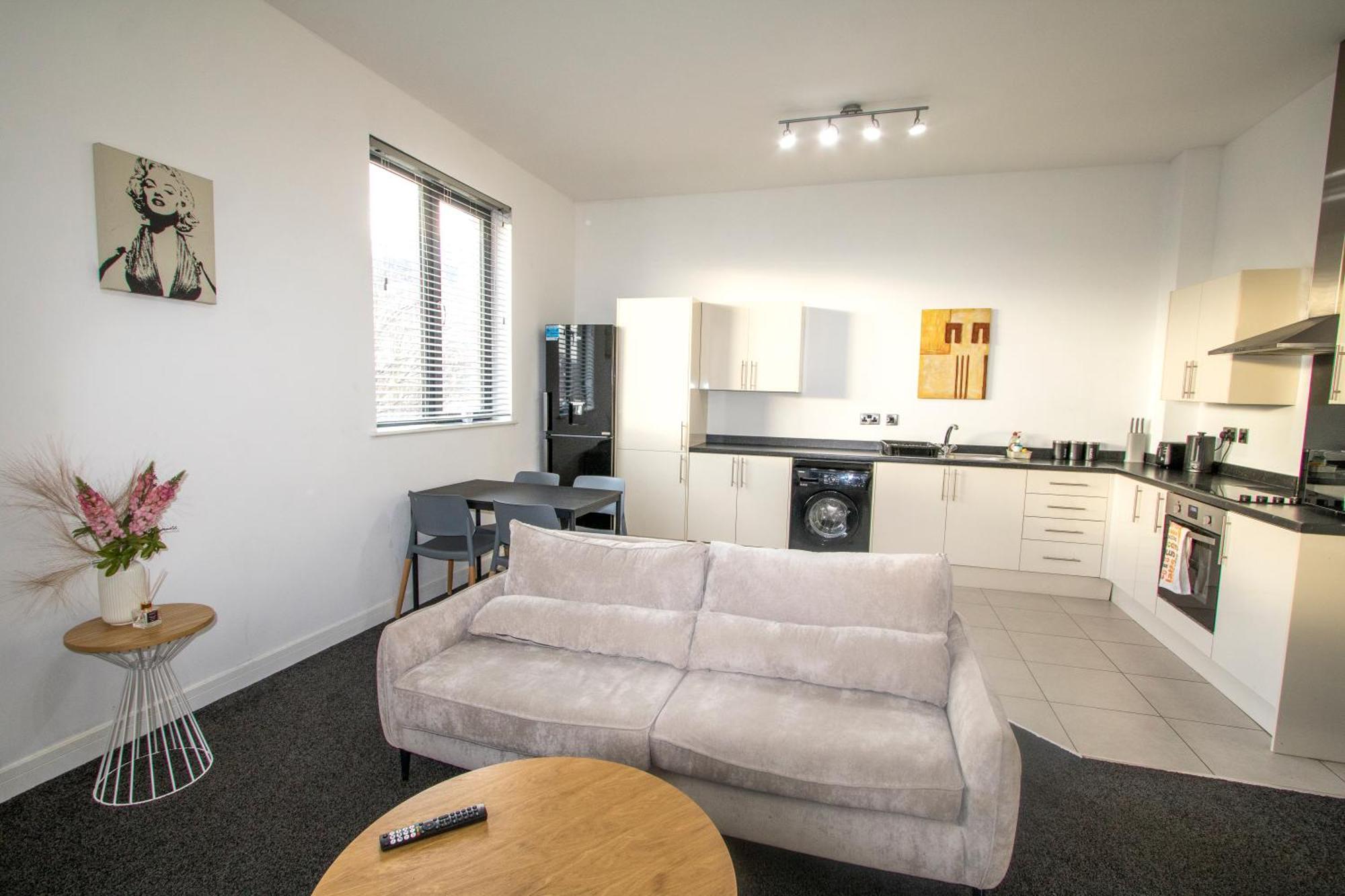 Spacious 2br Flat Stadium Links Apartment Manchester