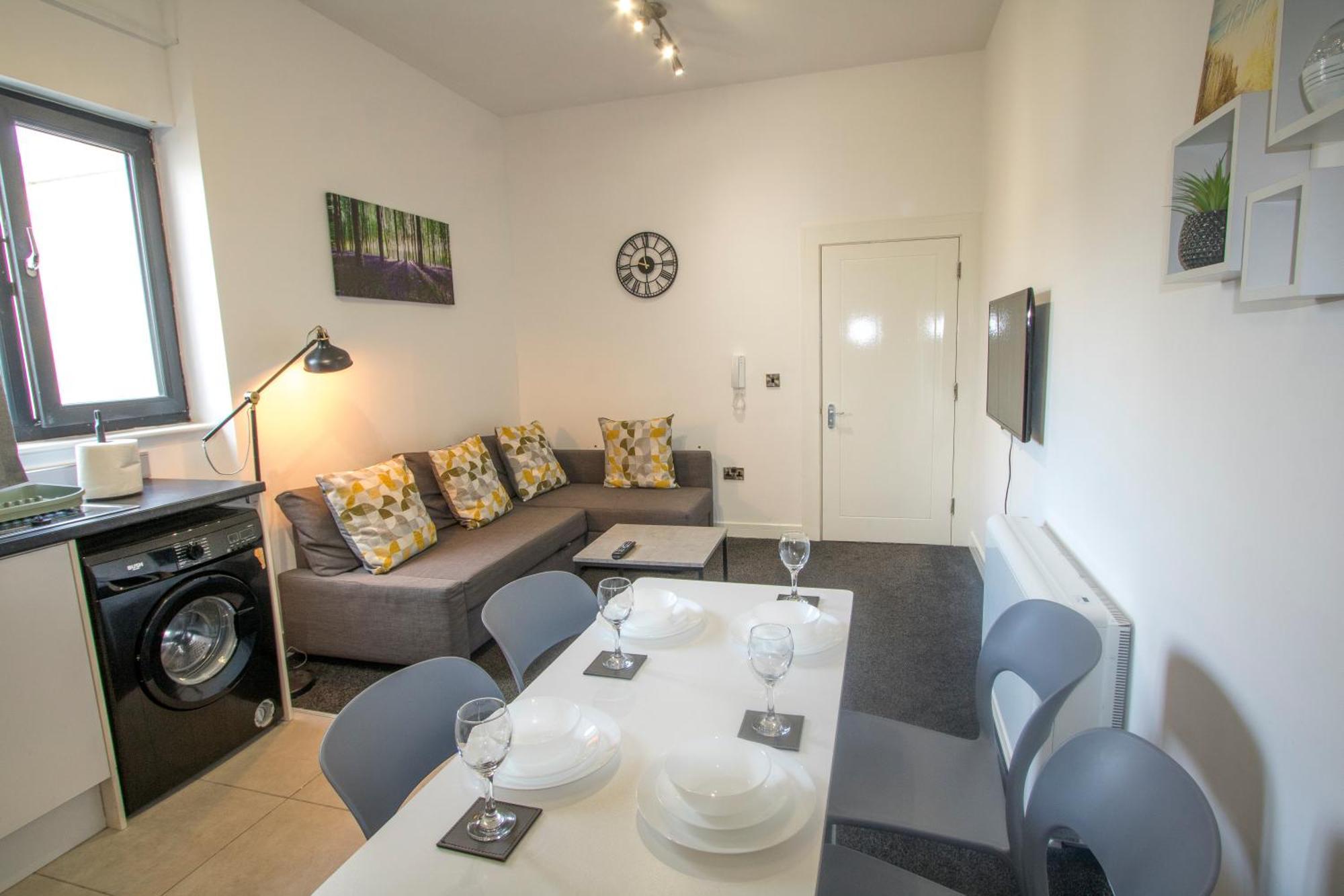 Stylish 2 Bedroom-free Parking