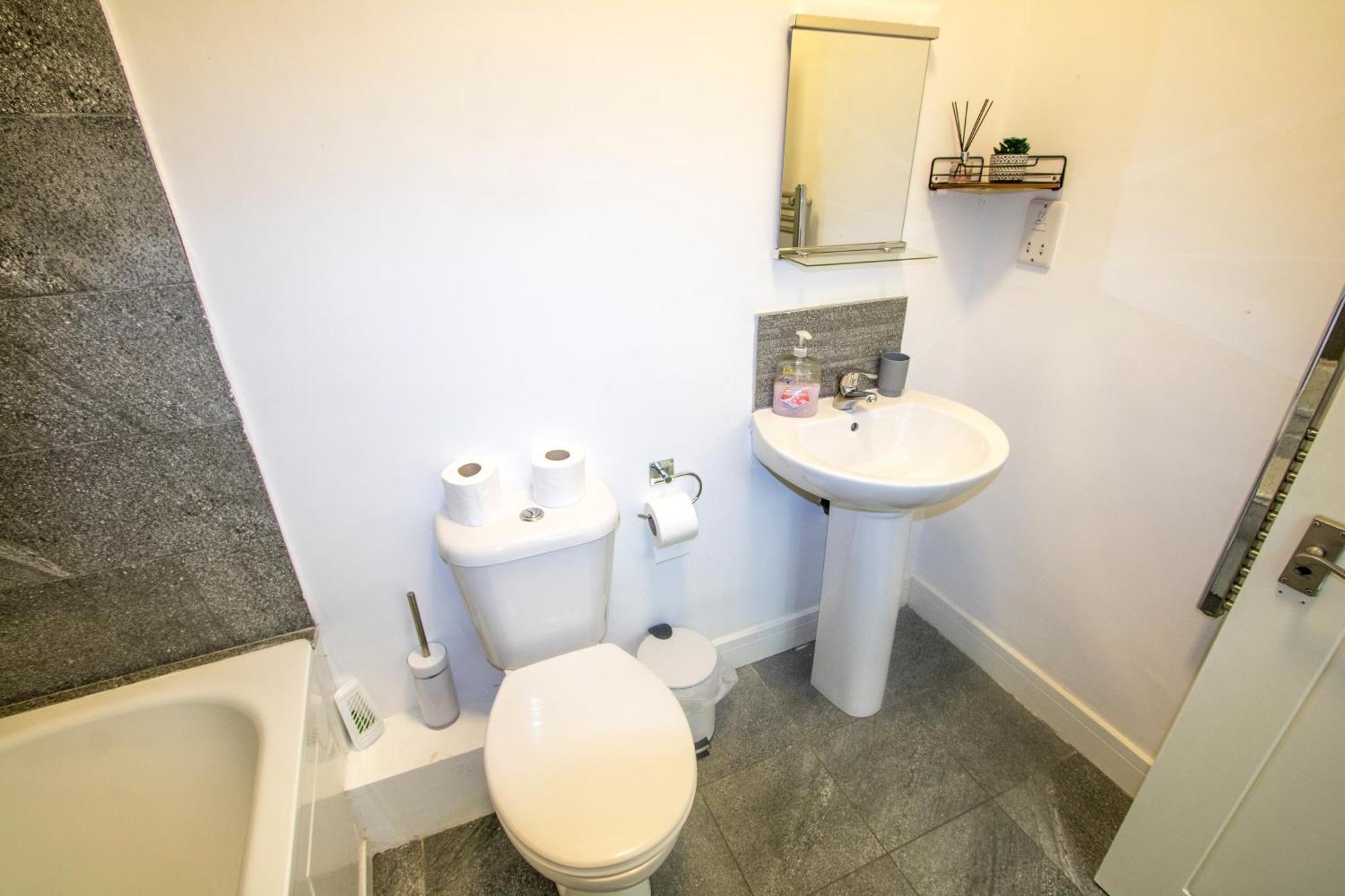 Apartment Sleek 2 Bedroom - Stadium Links