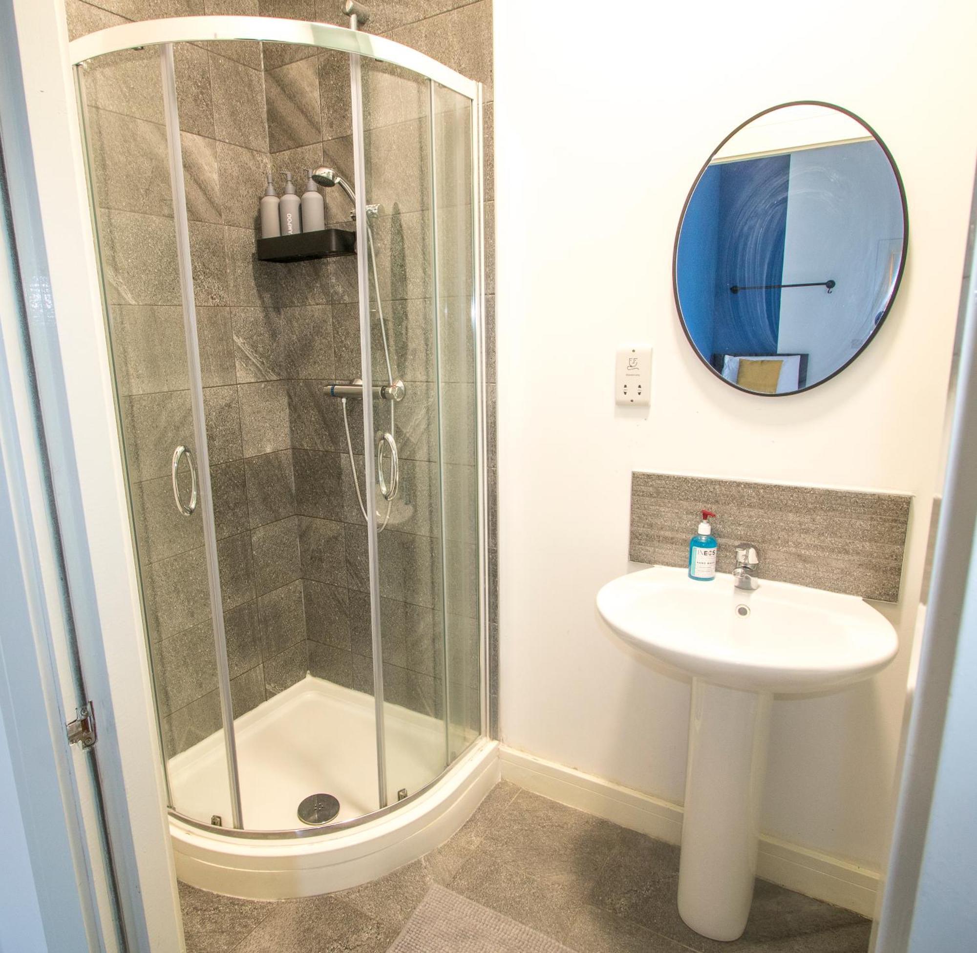 Cosy 1 Bedroom Flat-free Parking * Manchester