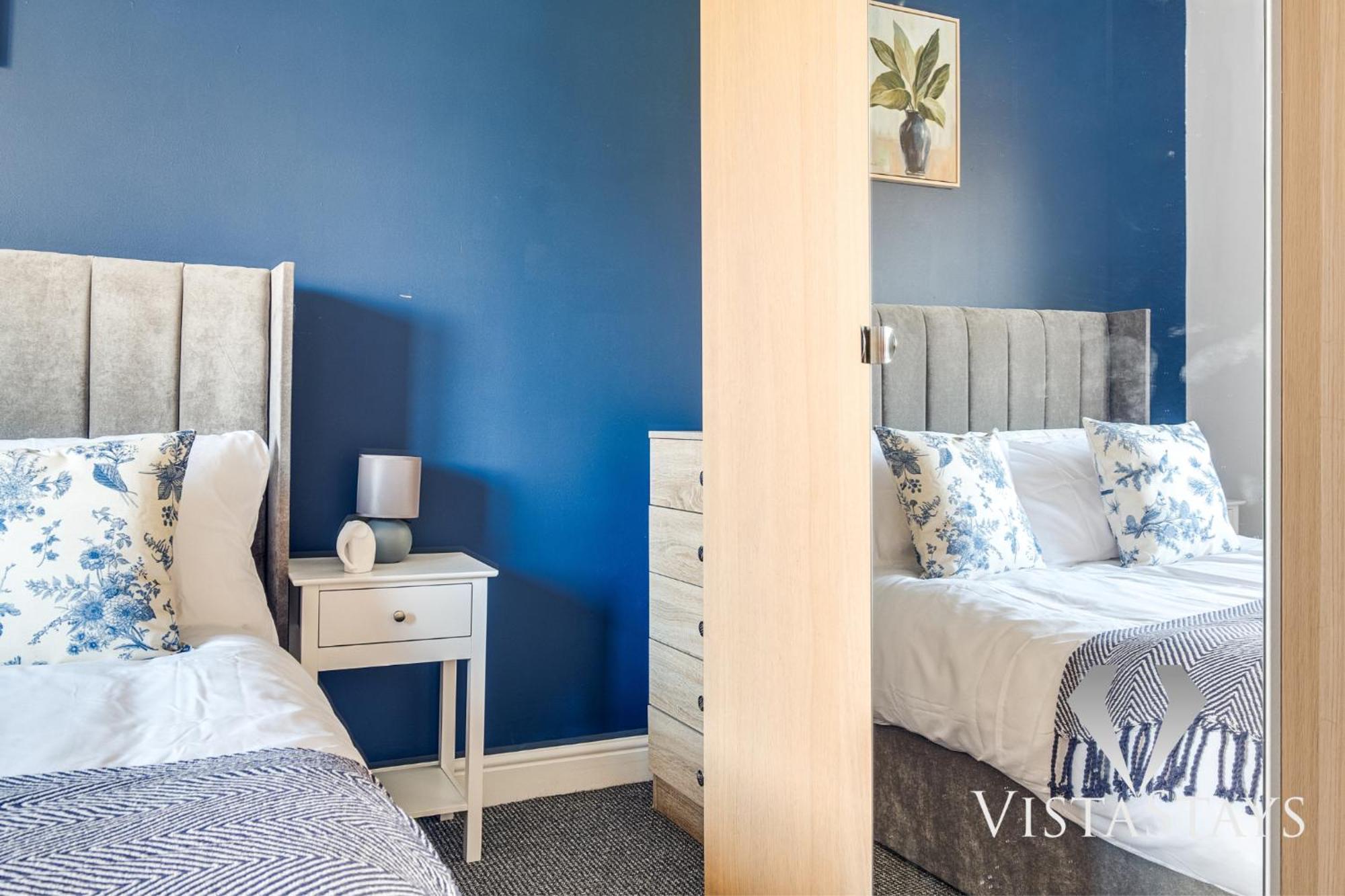 Holiday home Modern 4 Bed Near Centre With Pool Table And Free Parking By Vista Short Lets *