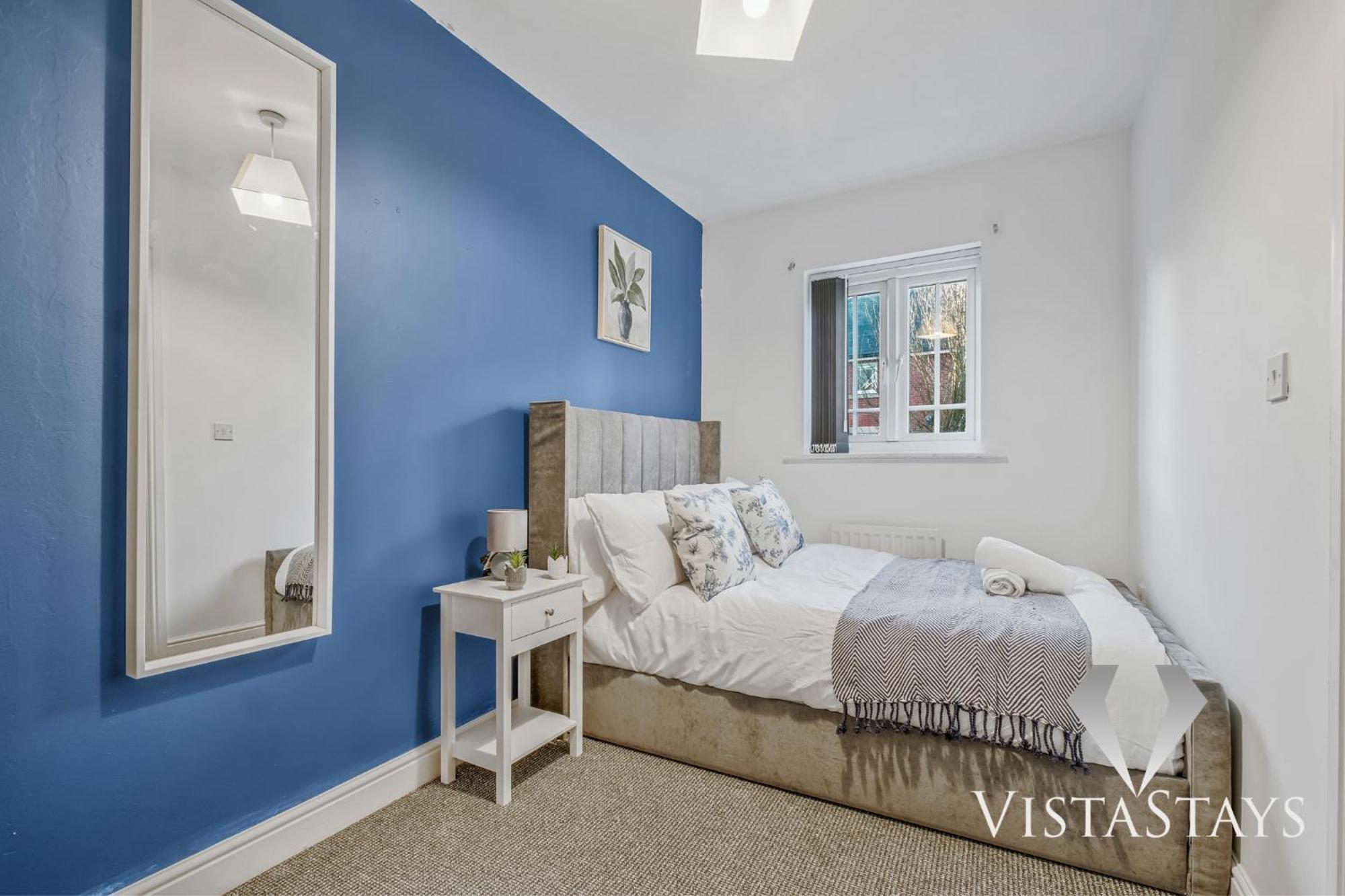 Holiday home Modern 4 Bed Near Centre With Pool Table And Free Parking By Vista Short Lets