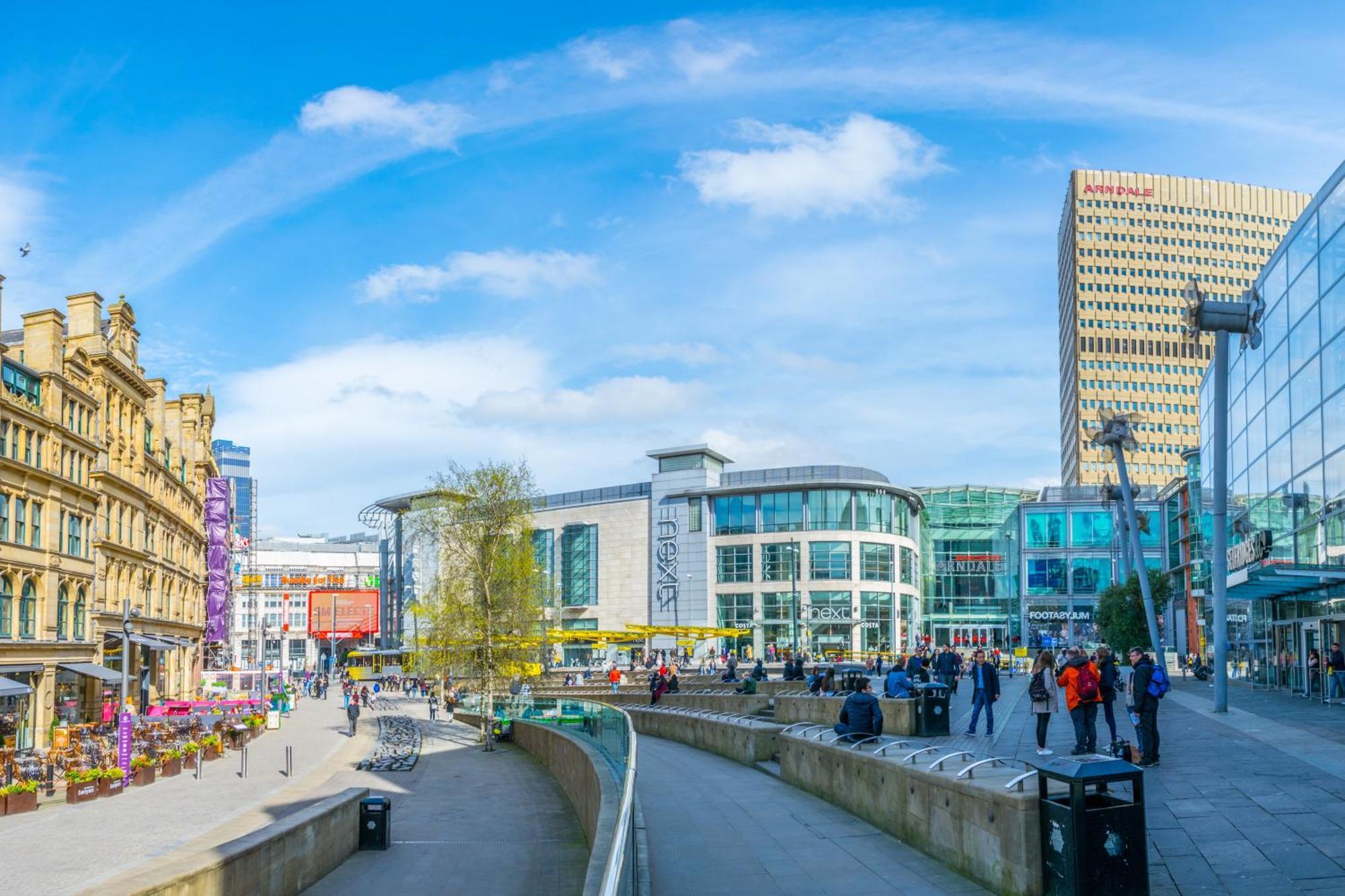 Quay House - Salford - 2bdr Sleeps 7, Spacious & Quiet - Free Parking - Close To Centre, United & The Lowry Manchester