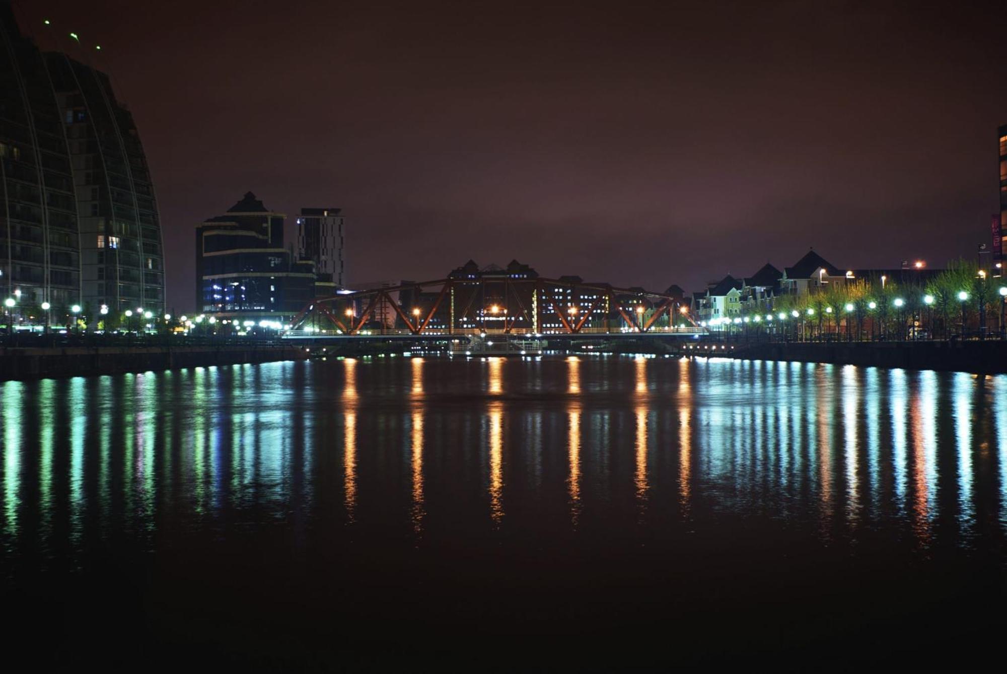 Quay House - Salford - 2bdr Sleeps 7, Spacious & Quiet - Free Parking - Close To Centre, United & The Lowry Appartement *