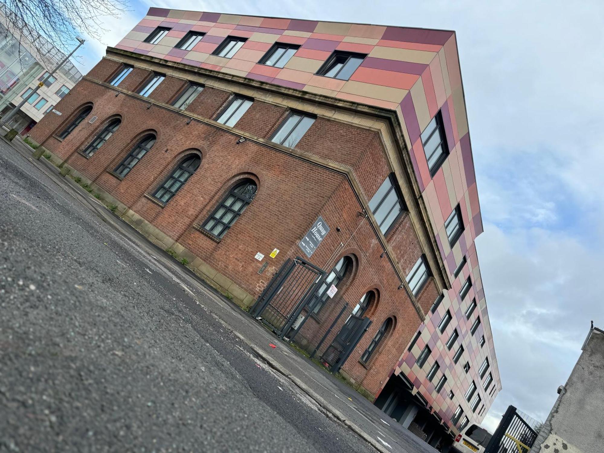 Quay House - Salford - 2bdr Sleeps 7, Spacious & Quiet - Free Parking - Close To Centre, United & The Lowry Appartement