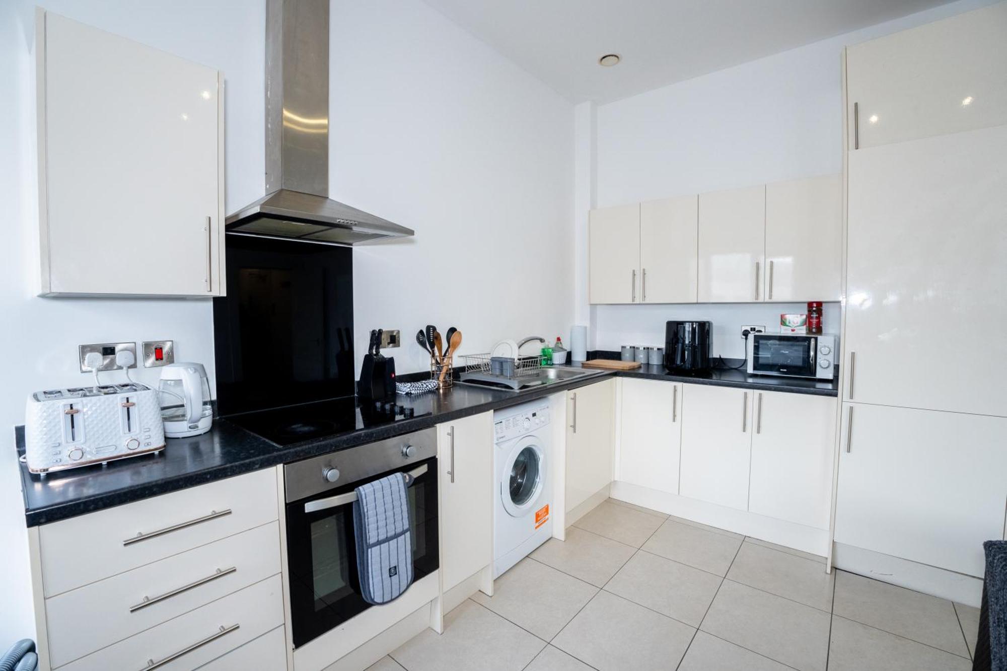 Quay House - Salford - 2bdr Sleeps 7, Spacious & Quiet - Free Parking - Close To Centre, United & The Lowry Appartement Manchester
