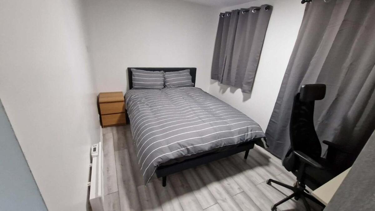 Apartment Cozy Modern 2 Bed Flat, With Parking, Close To Town Manchester