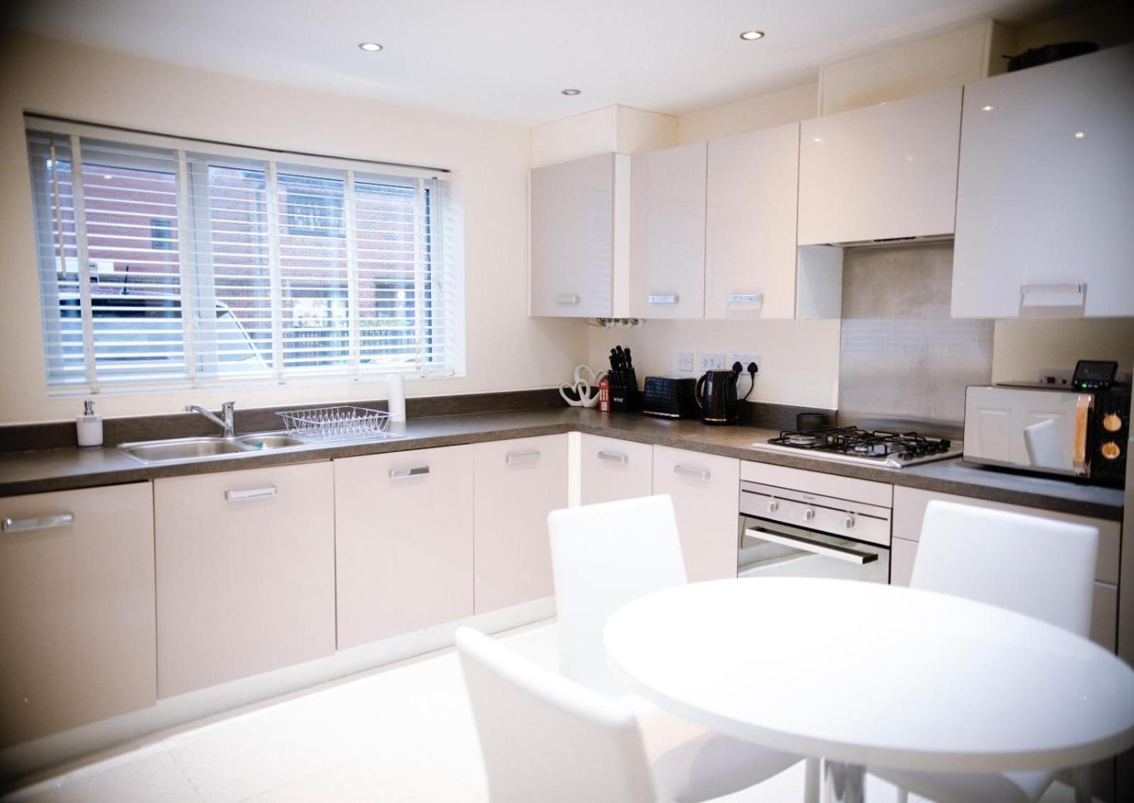 Free Parking | Etihad Stadium | Self Check- In Holiday home Manchester