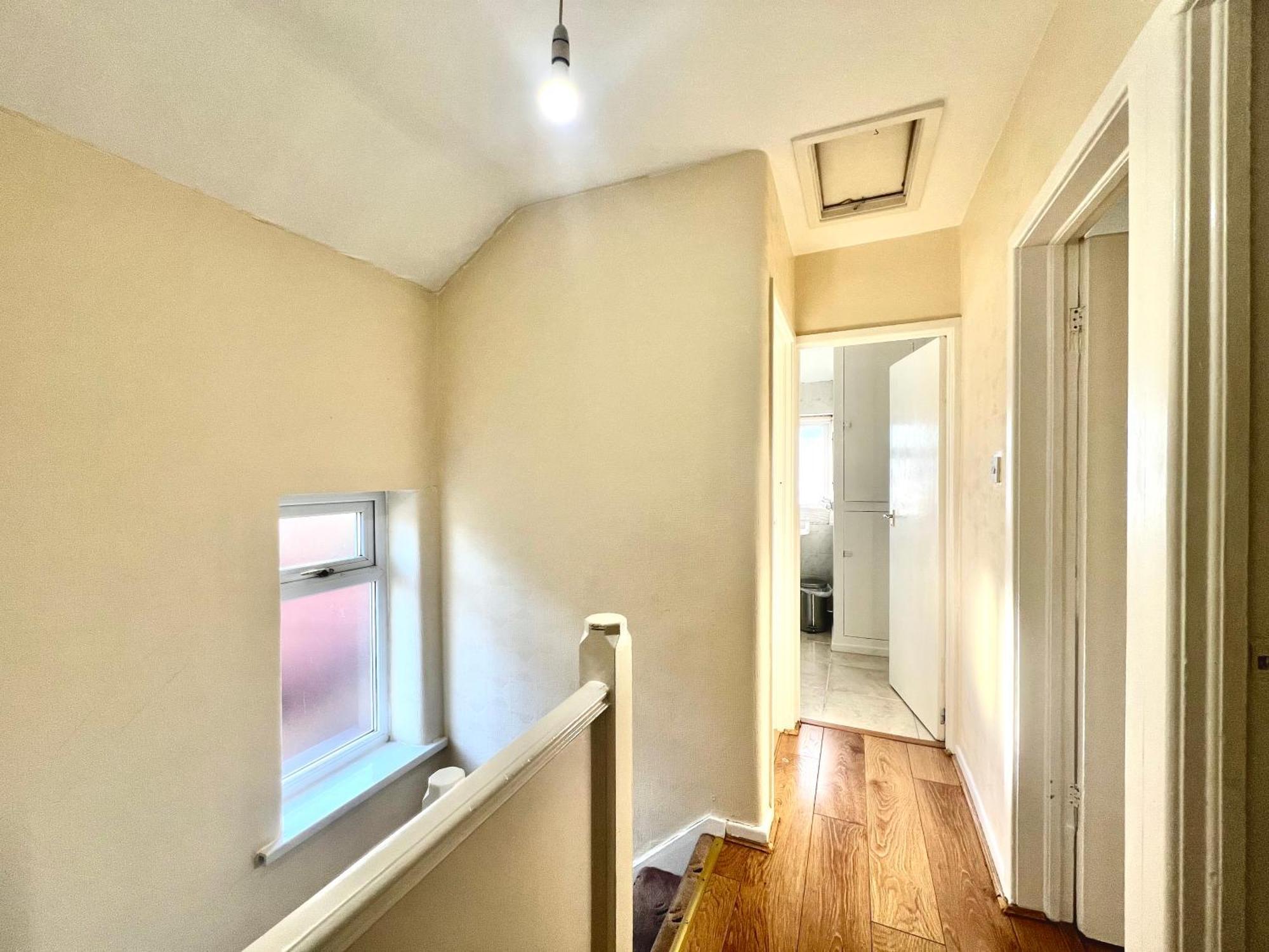 Spacious 3-bed Family Retreat With Cosy Living And Garden! Free Parking Manchester