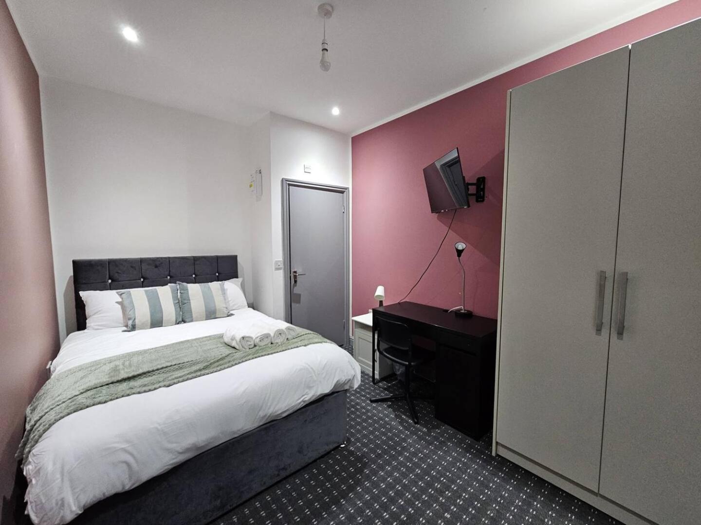 Landcross Co-living - Private Self-cater *