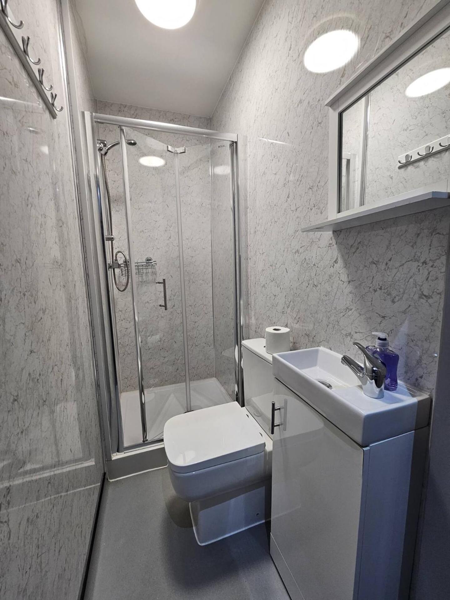 Landcross Co-living - Private Self-cater