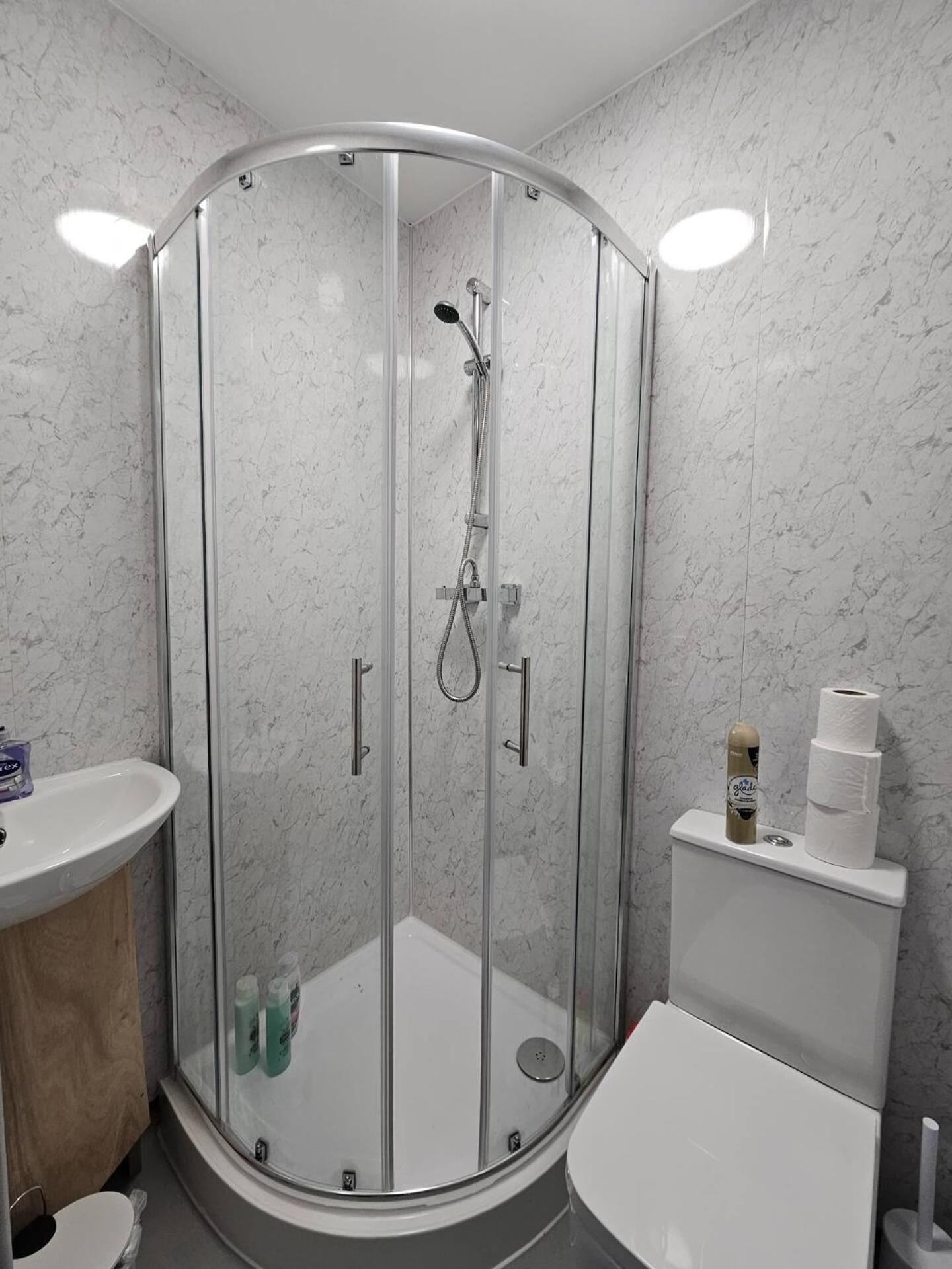 Landcross Co-living - Private Self-cater Manchester