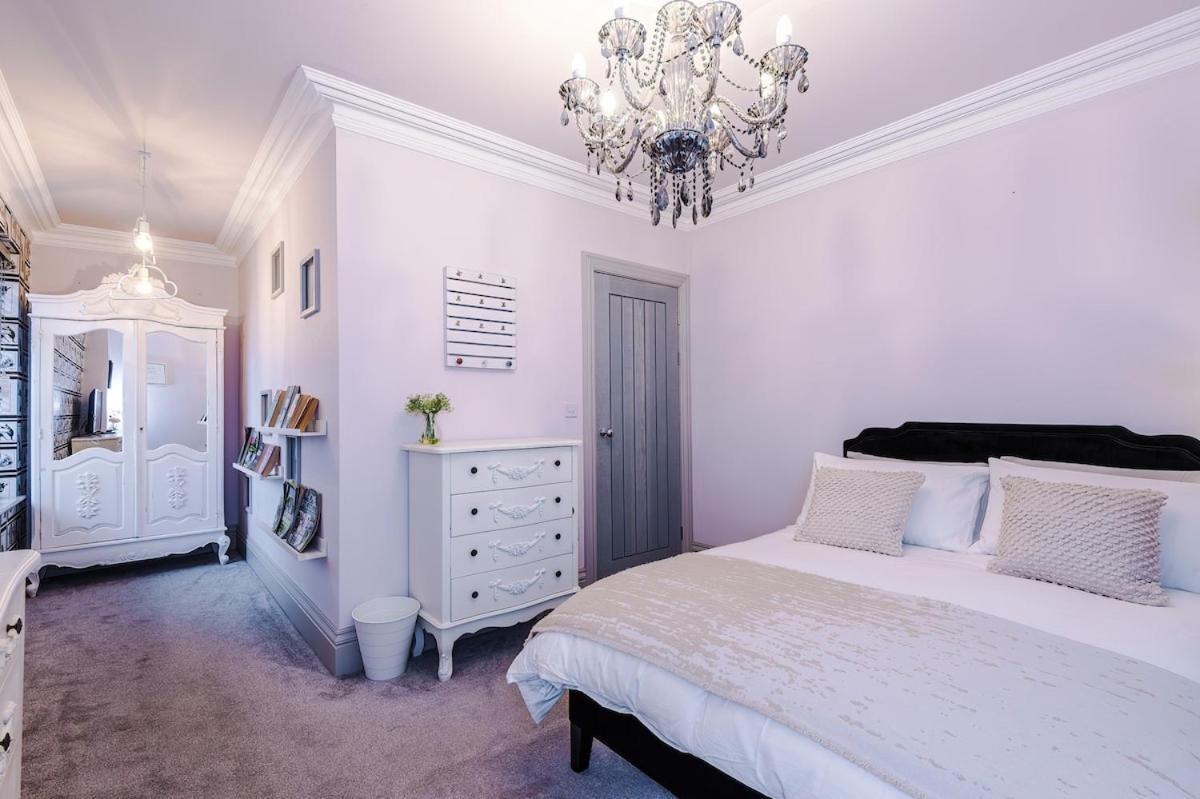 Unique In Northenden Urban Oasis Sleeps 8 Vakantiehuis