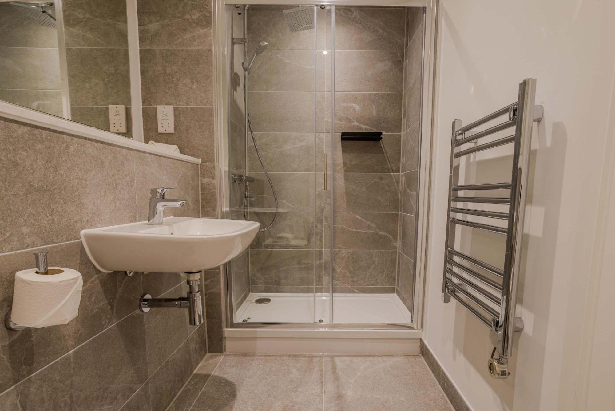 Bianco 2br With Views Manchester