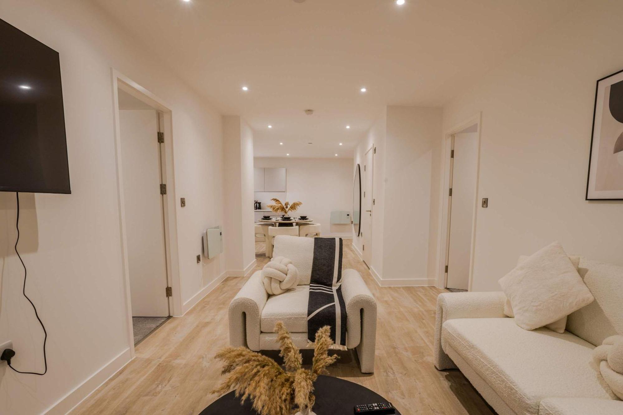 Bianco 2br With Views Apartment *