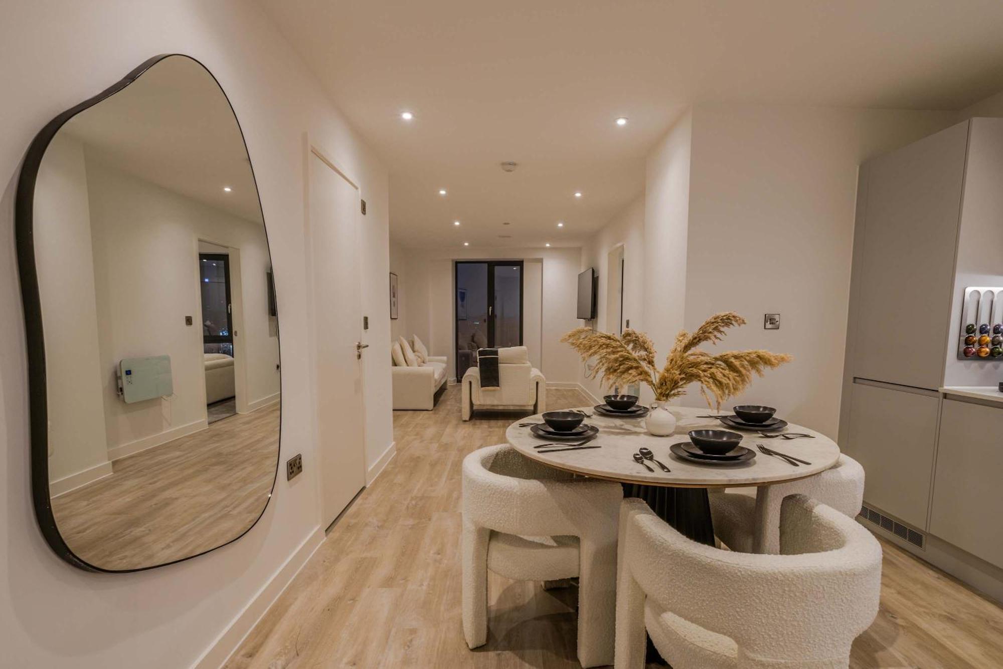 Bianco 2br With Views * Manchester