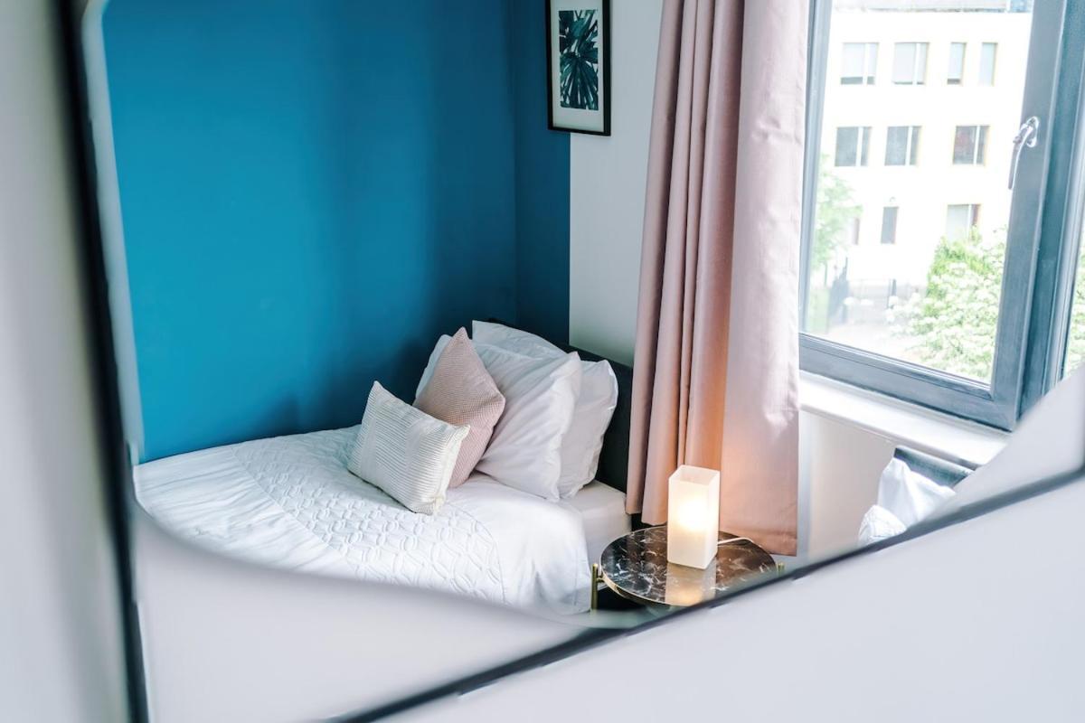 Free Parking, Sleeps 6, Spacious Home, Prime Salford Location Apartment Manchester