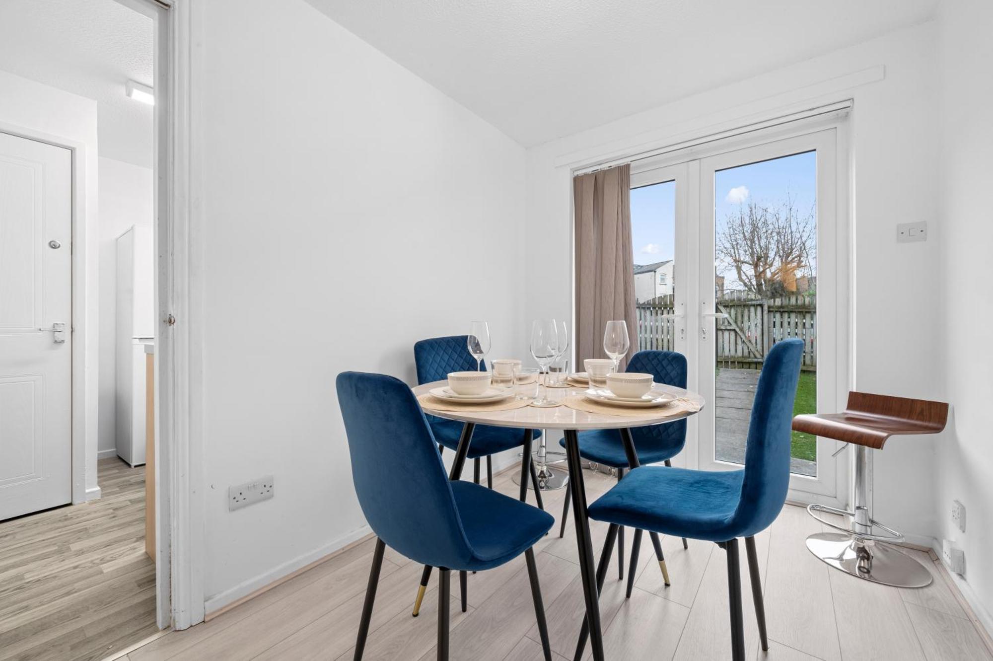 Lovely 3bedroom House, 7mins Drive To Center, Etihad Stadium & Coop Live Arena Manchester