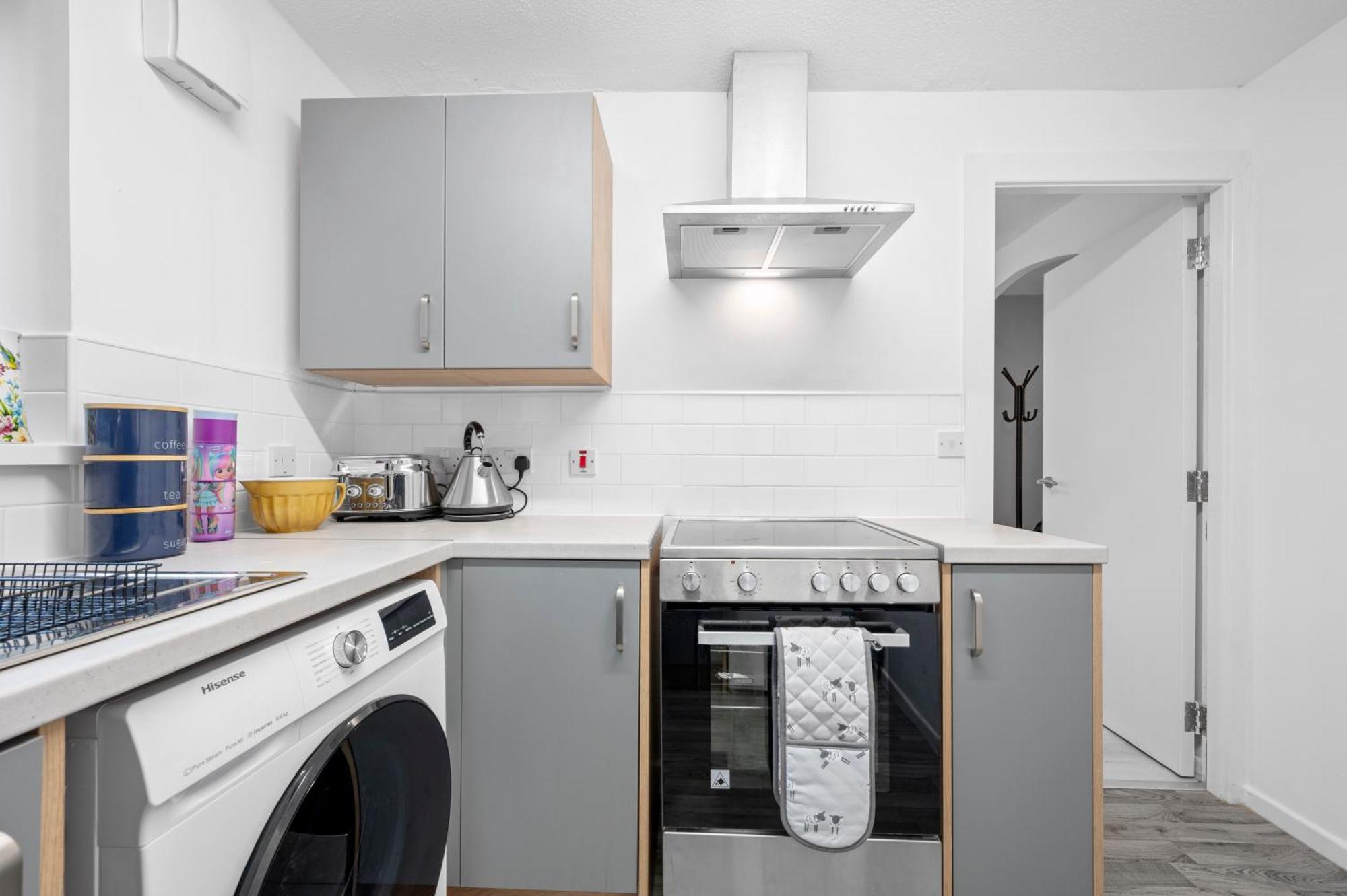 Holiday home Lovely 3bedroom House, 7mins Drive To Center, Etihad Stadium & Coop Live Arena *